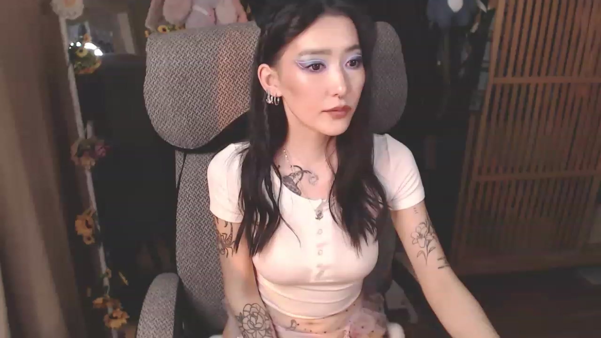 Gallery image thumbnail from KellyAsian's myfreecams stream on, 02/24/2023, 10:08 image 3 of 20