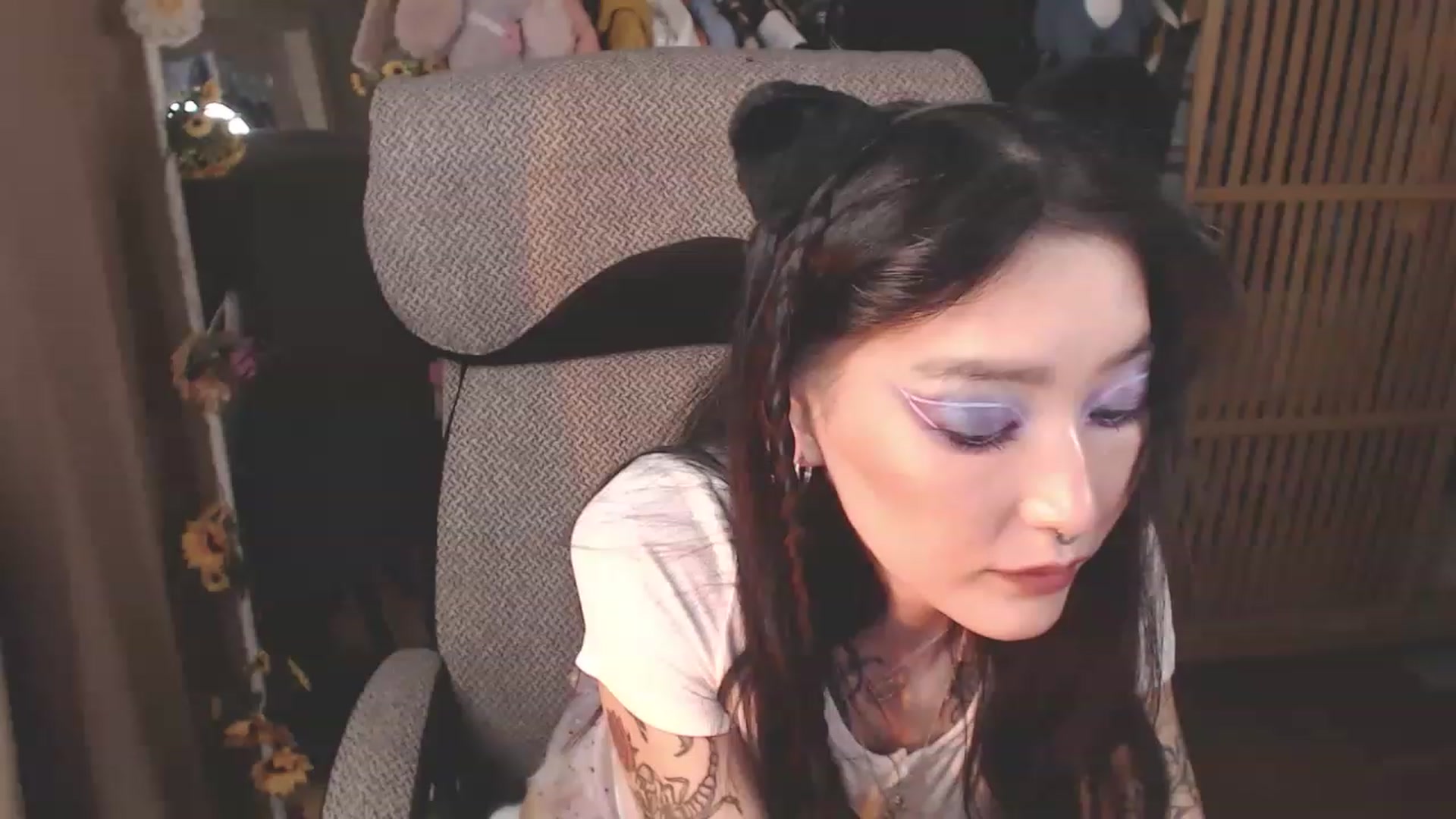 Gallery image thumbnail from KellyAsian's myfreecams stream on, 02/24/2023, 10:08 image 6 of 20