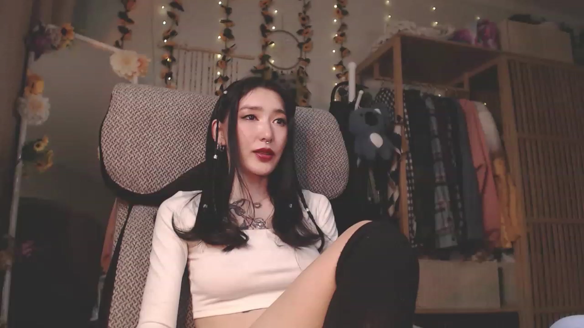 Gallery image thumbnail from KellyAsian's myfreecams stream on, 02/25/2023, 20:42 image 4 of 20