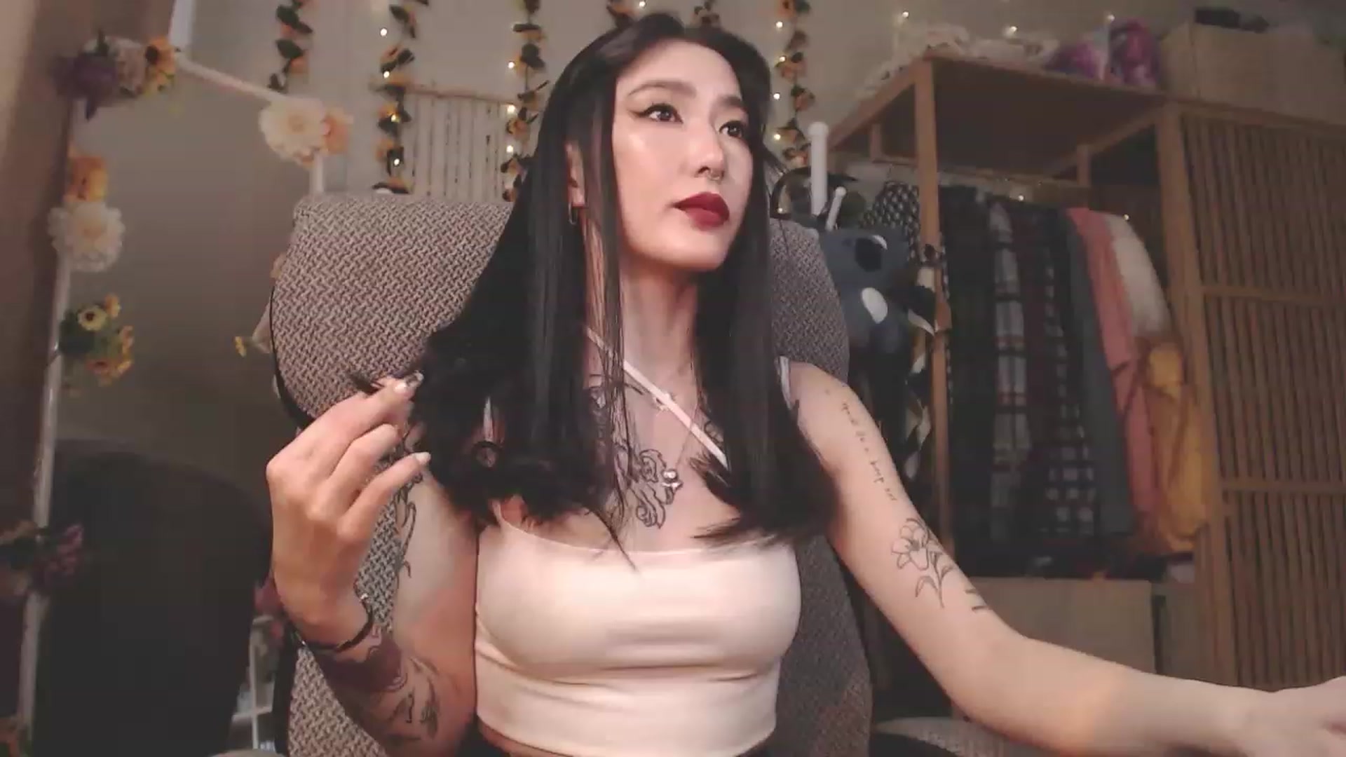 Gallery image thumbnail from KellyAsian's myfreecams stream on, 02/27/2023, 08:05 image 14 of 20