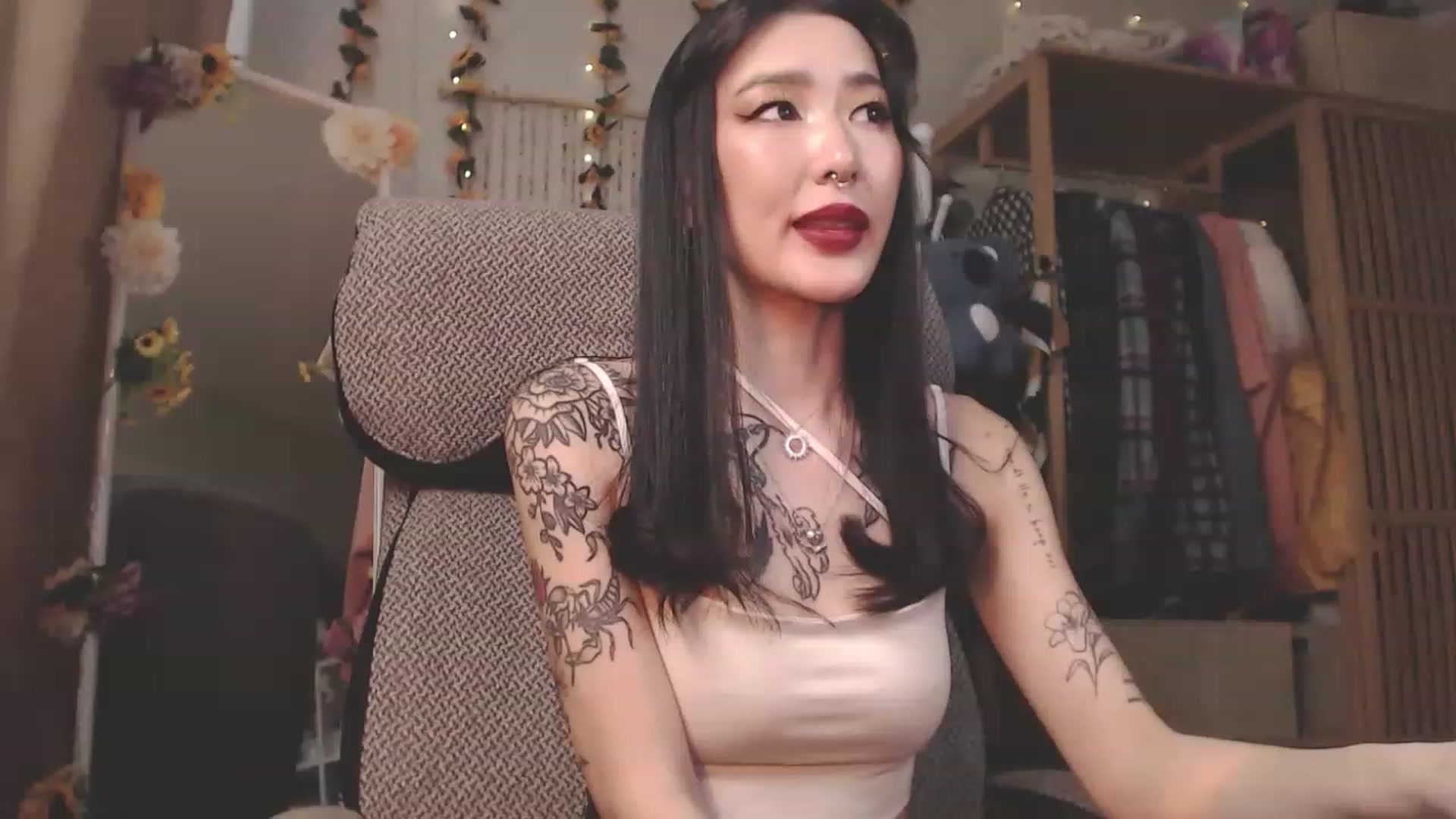 Gallery image thumbnail from KellyAsian's myfreecams stream on, 02/27/2023, 08:58 image 16 of 20