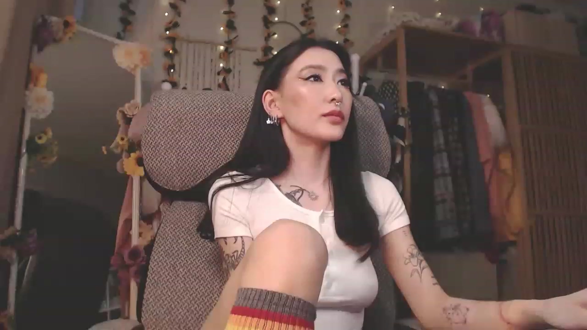Gallery image thumbnail from KellyAsian's myfreecams stream on, 02/28/2023, 12:03 image 14 of 20