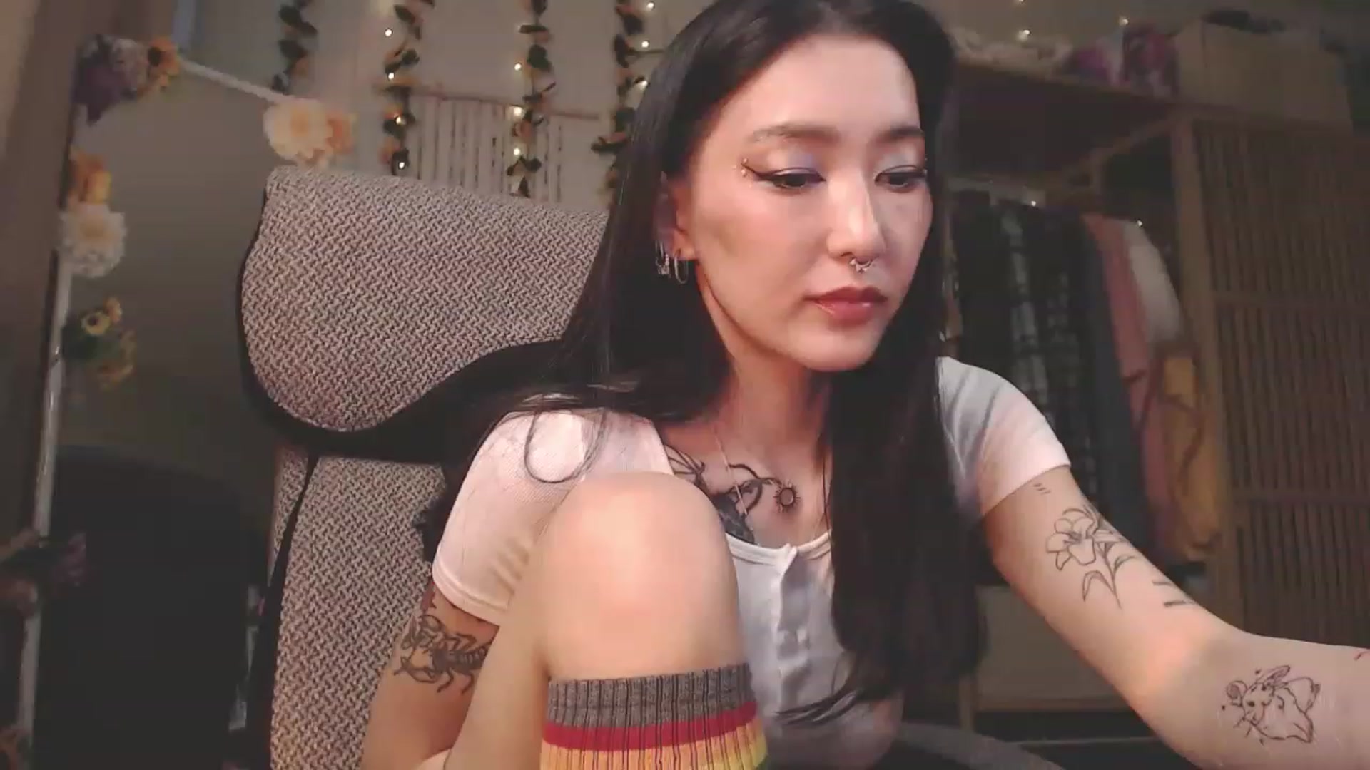 Gallery image thumbnail from KellyAsian's myfreecams stream on, 02/28/2023, 12:03 image 10 of 20