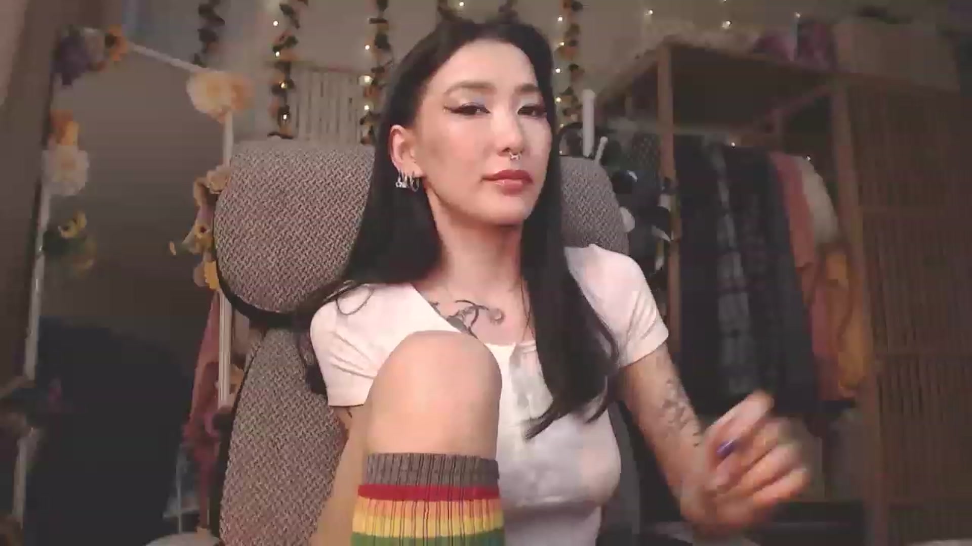 Gallery image thumbnail from KellyAsian's myfreecams stream on, 02/28/2023, 12:03 image 12 of 20