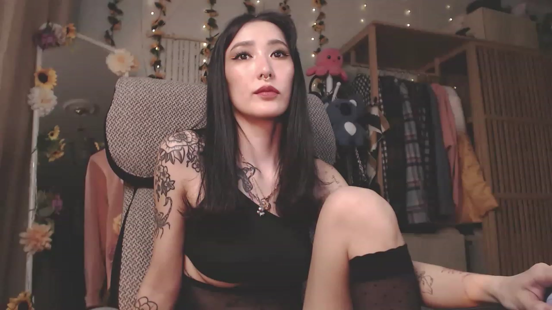Gallery image thumbnail from KellyAsian's myfreecams stream on, 03/12/2023, 12:44 image 14 of 20
