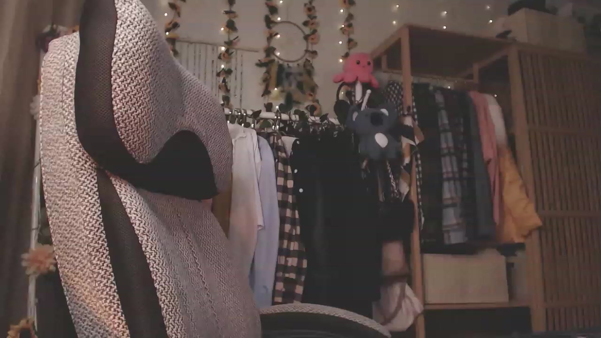 Gallery image thumbnail from KellyAsian's myfreecams stream on, 03/12/2023, 12:44 image 11 of 20