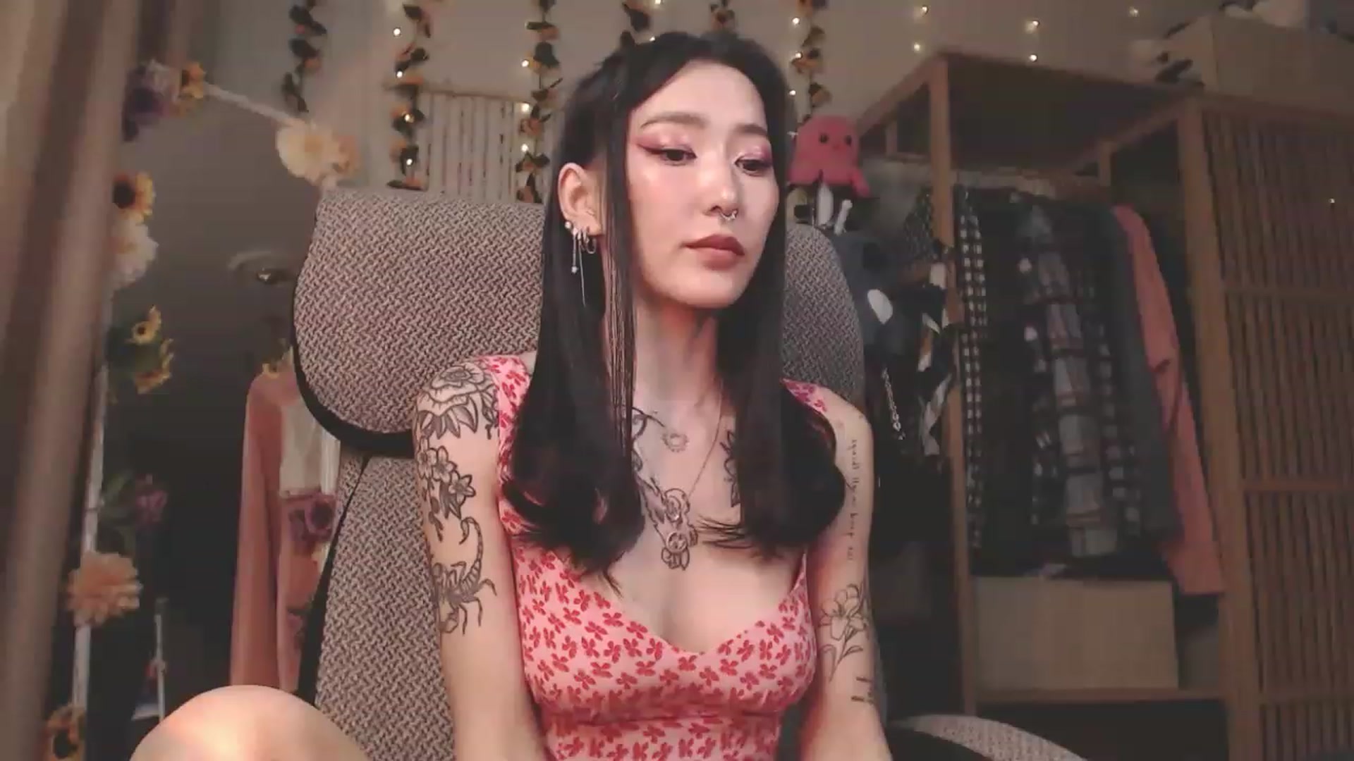 Gallery image thumbnail from KellyAsian's myfreecams stream on, 03/20/2023, 08:22 image 5 of 20