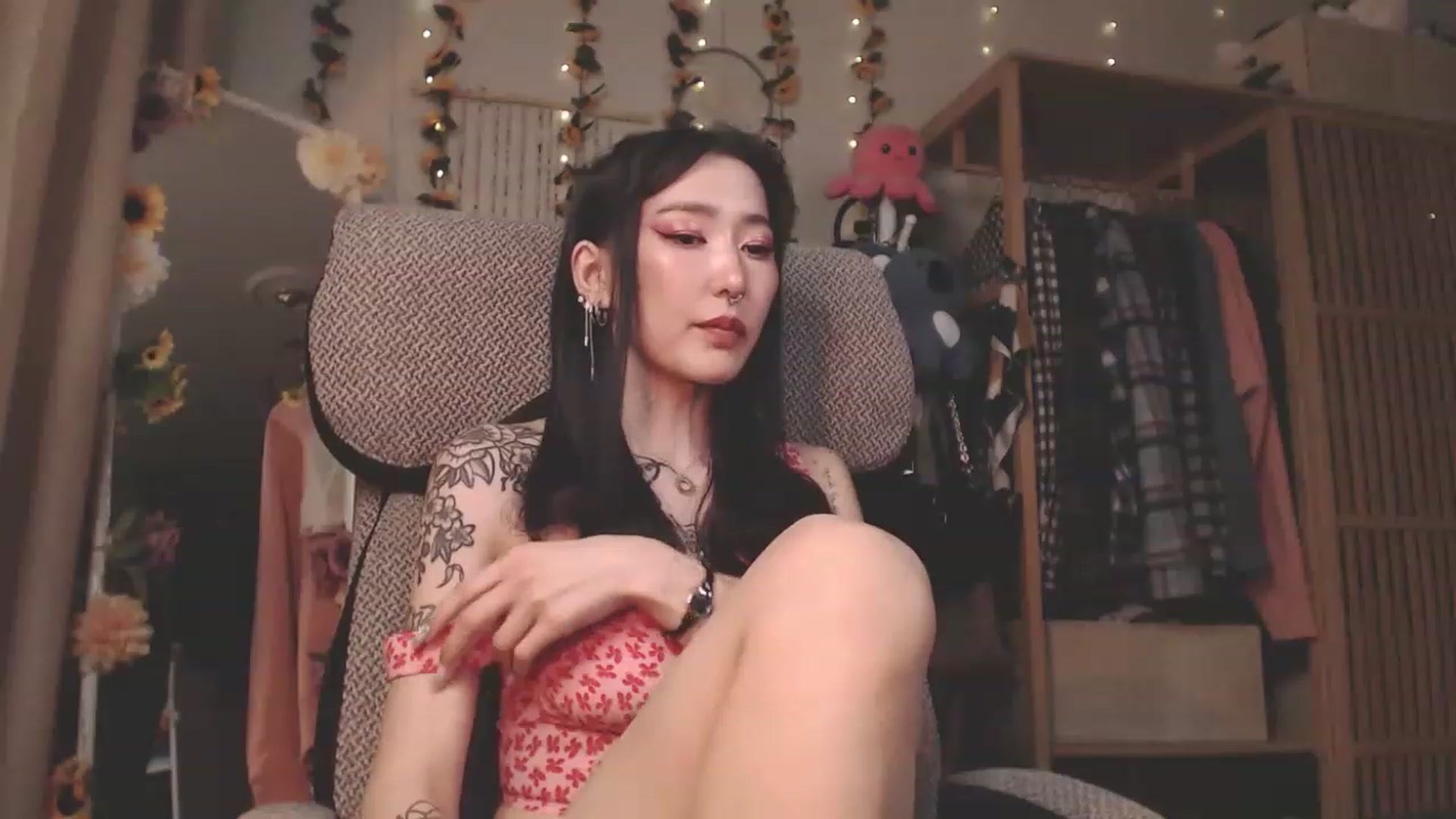 Gallery image thumbnail from KellyAsian's myfreecams stream on, 03/20/2023, 08:22 image 10 of 20