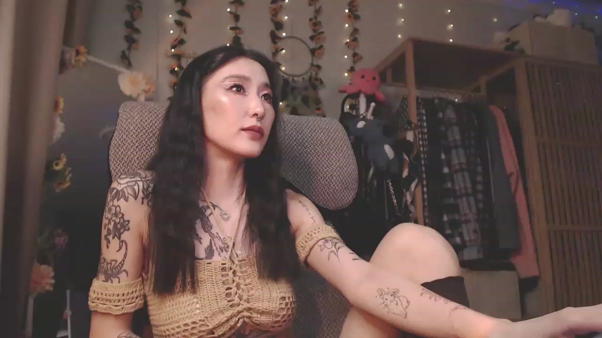 Gallery image thumbnail from KellyAsian's myfreecams stream on, 03/25/2023, 12:12 image 12 of 20