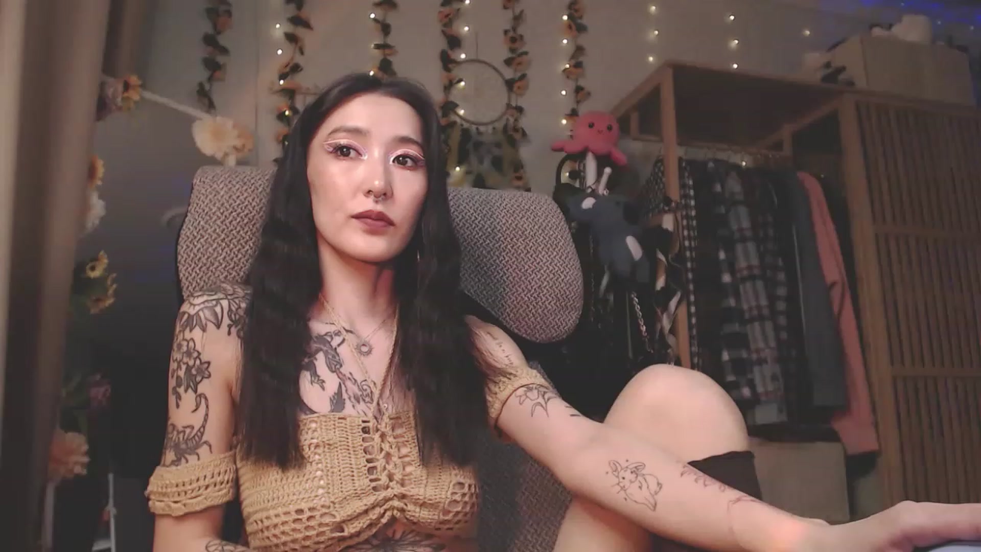 Gallery image thumbnail from KellyAsian's myfreecams stream on, 03/25/2023, 12:12 image 11 of 20
