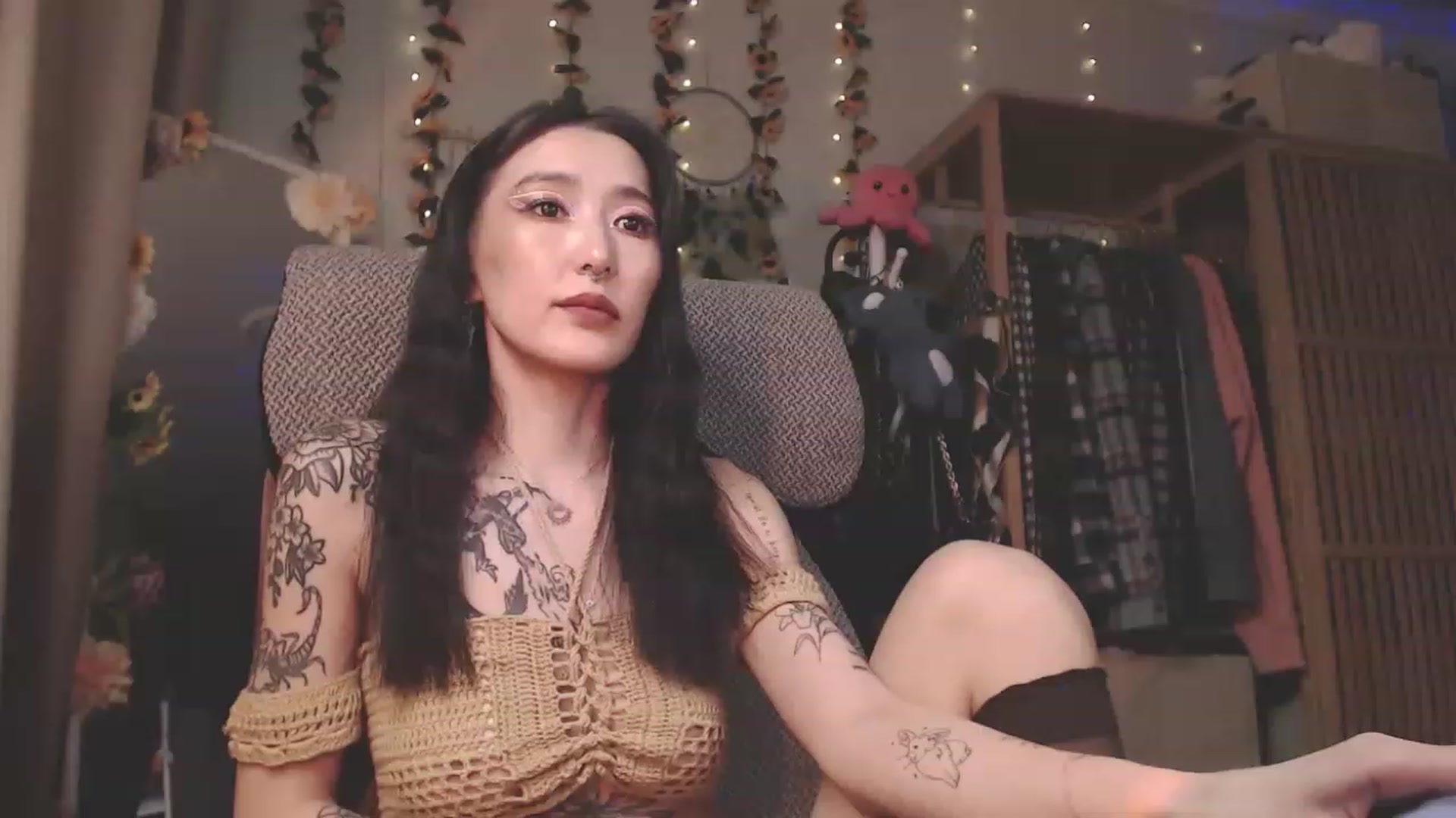 Gallery image thumbnail from KellyAsian's myfreecams stream on, 03/25/2023, 12:12 image 10 of 20