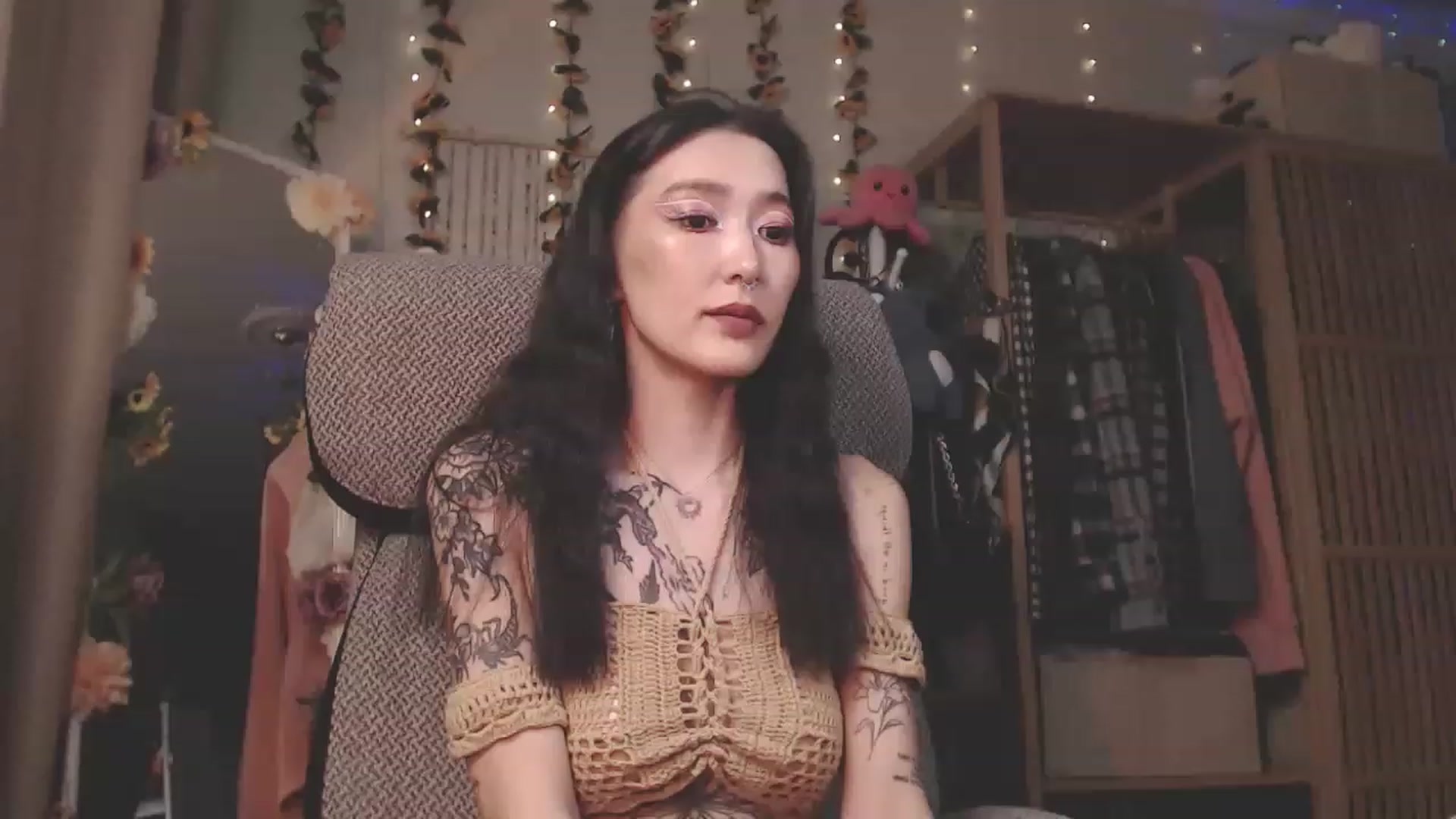 Gallery image thumbnail from KellyAsian's myfreecams stream on, 03/25/2023, 12:12 image 1 of 20