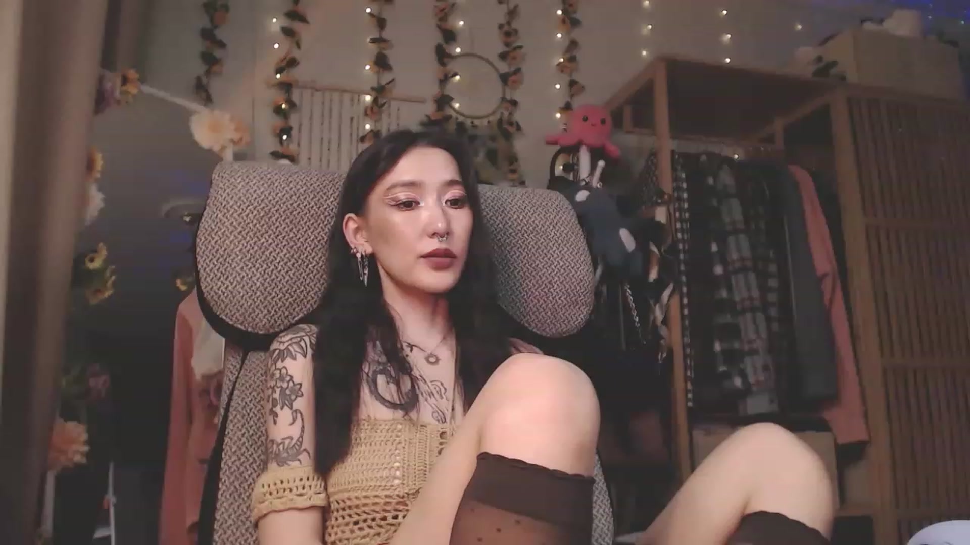 Gallery image thumbnail from KellyAsian's myfreecams stream on, 03/25/2023, 12:52 image 13 of 20
