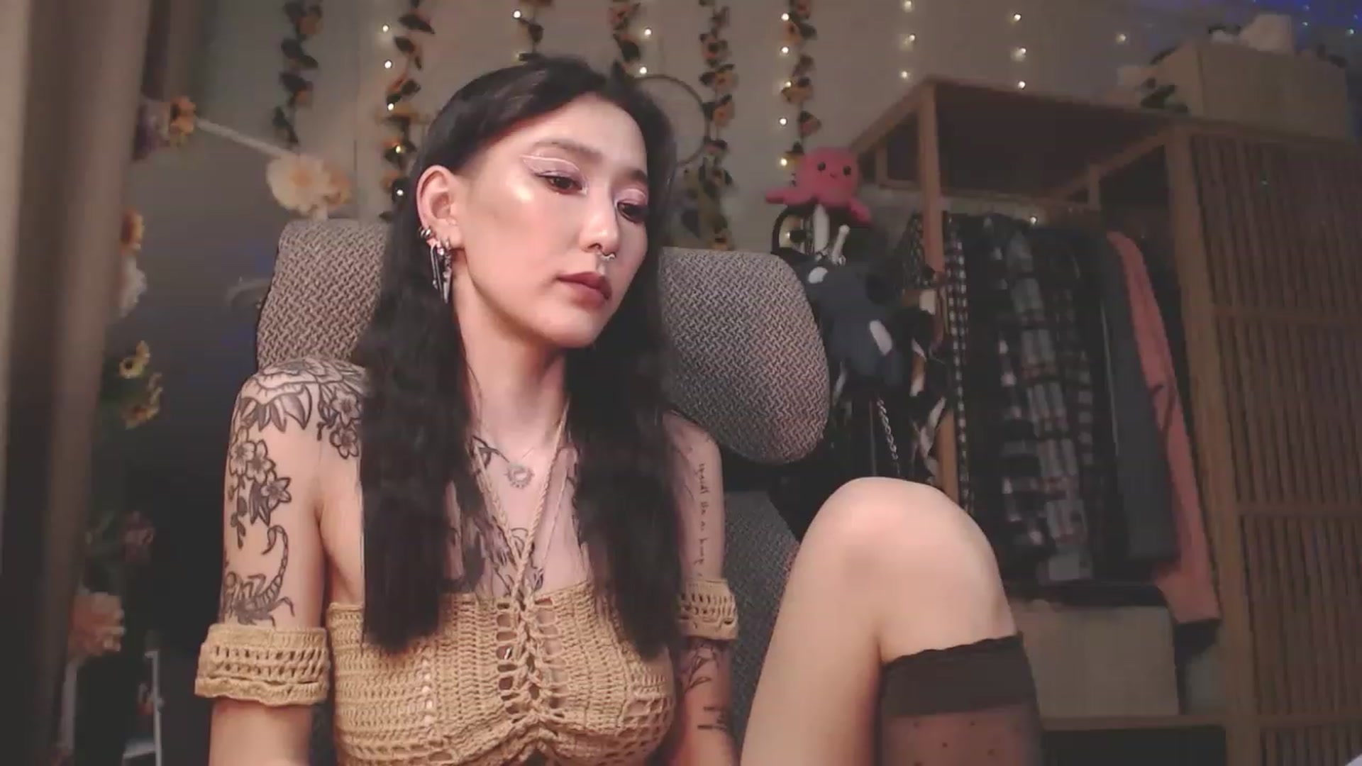 Gallery image thumbnail from KellyAsian's myfreecams stream on, 03/25/2023, 12:52 image 3 of 20