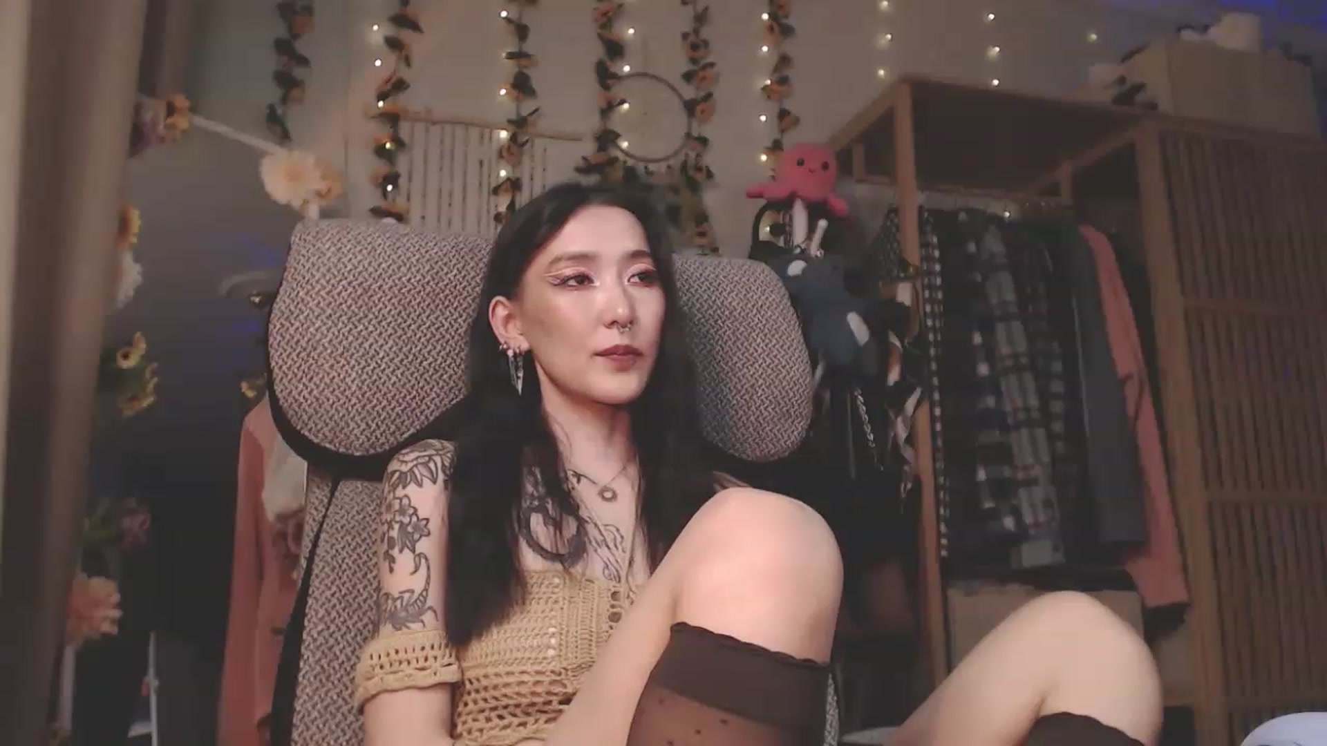 Gallery image thumbnail from KellyAsian's myfreecams stream on, 03/25/2023, 12:52 image 20 of 20