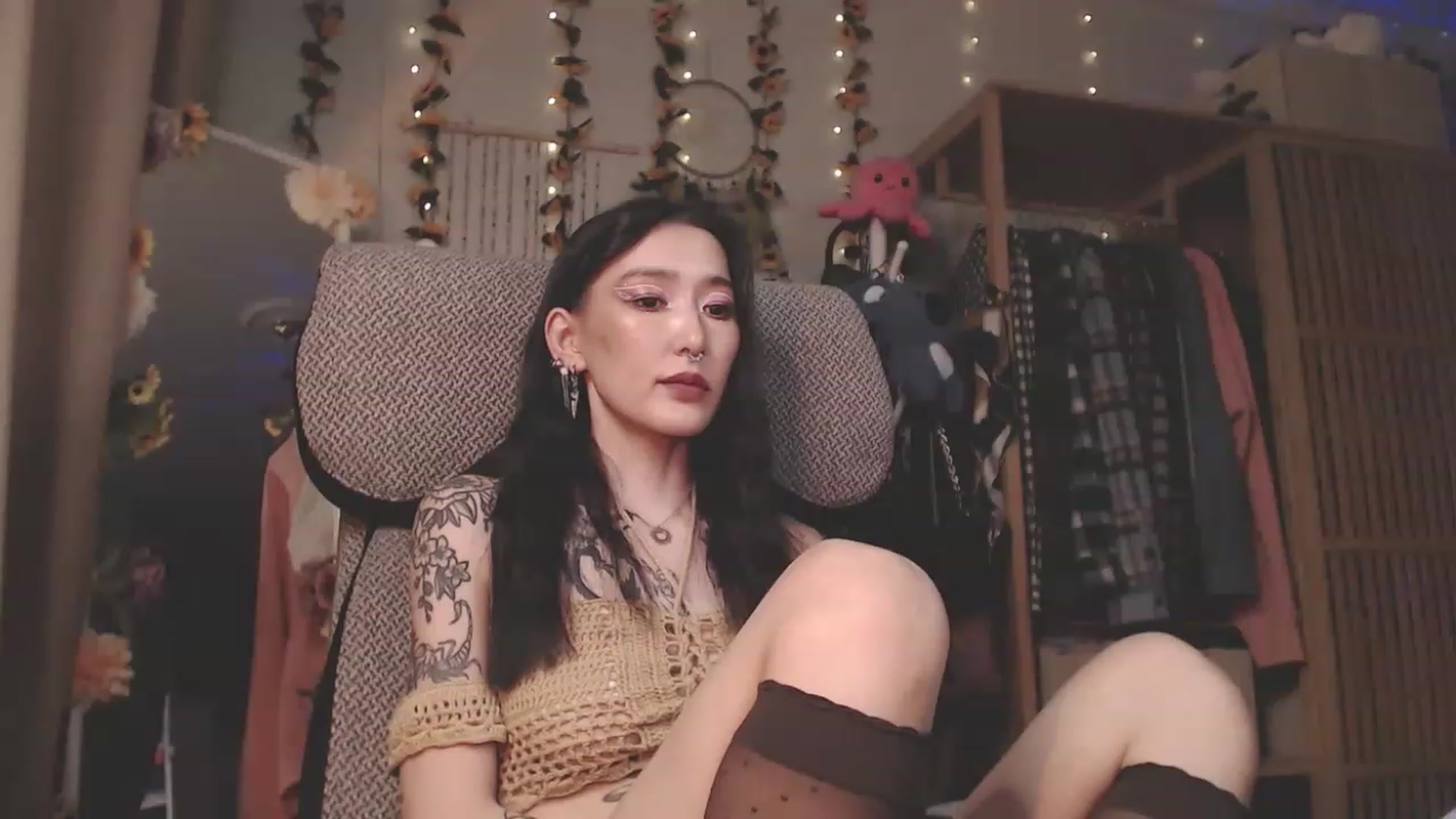Gallery image thumbnail from KellyAsian's myfreecams stream on, 03/25/2023, 12:52 image 9 of 20