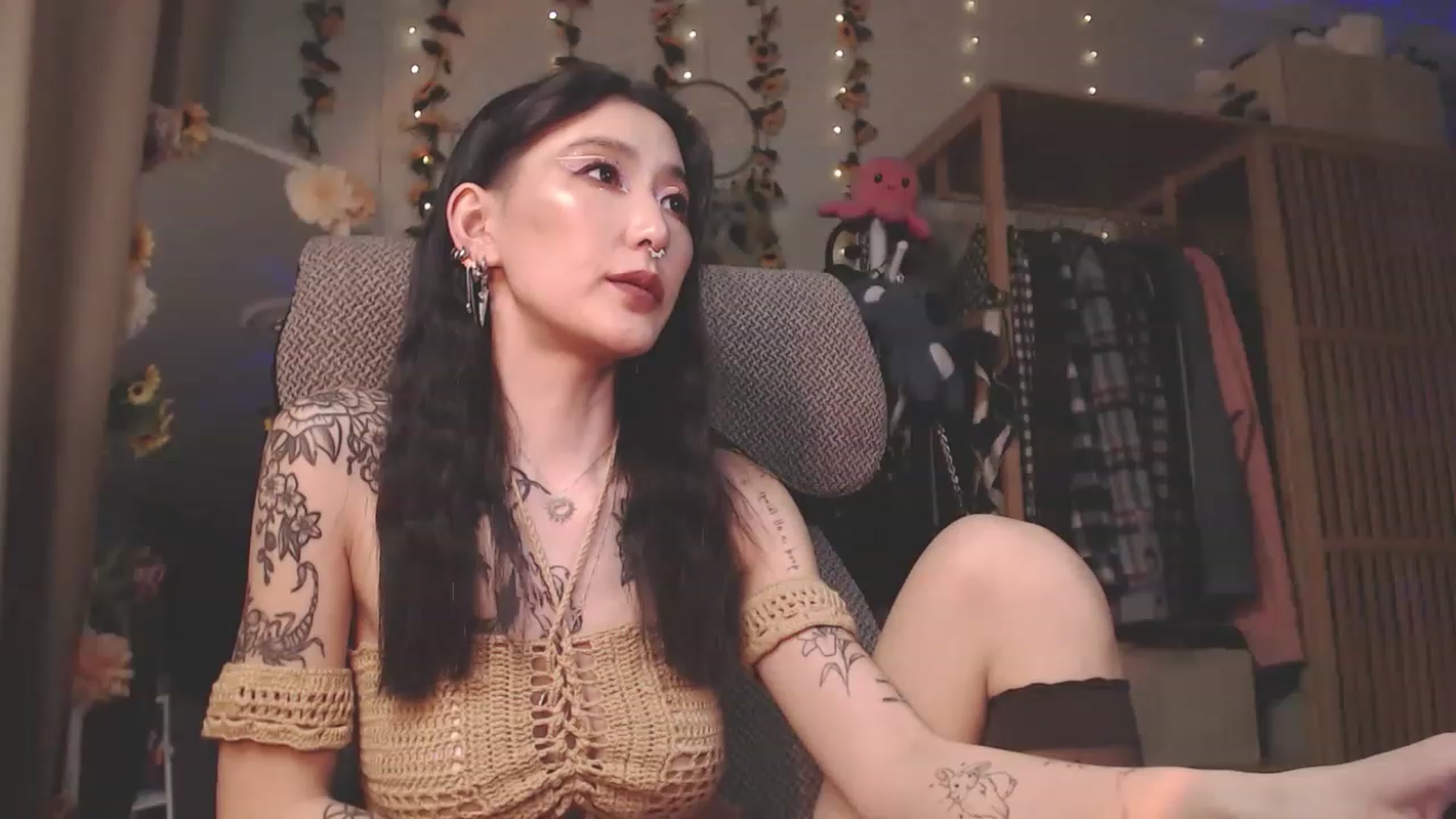 Gallery image thumbnail from KellyAsian's myfreecams stream on, 03/25/2023, 12:52 image 5 of 20