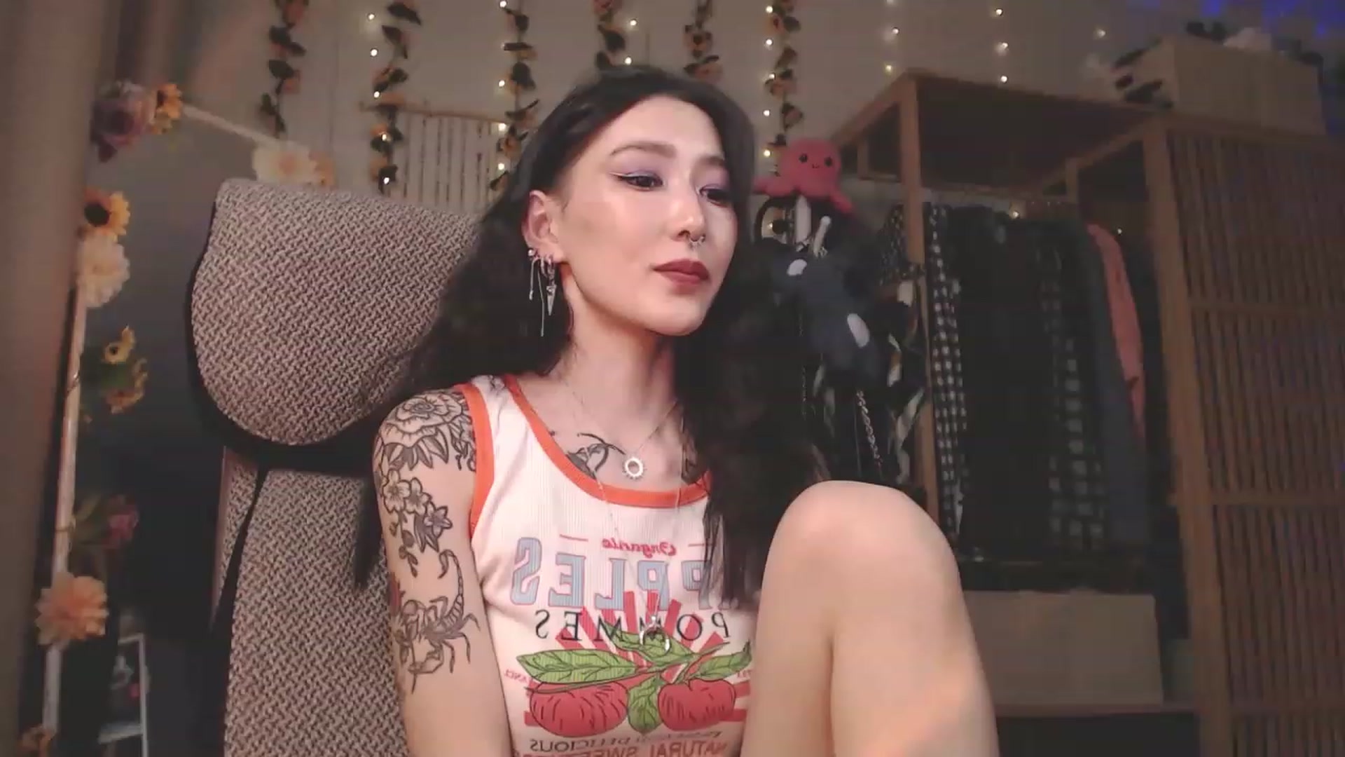 Gallery image thumbnail from KellyAsian's myfreecams stream on, 03/27/2023, 09:40 image 9 of 20