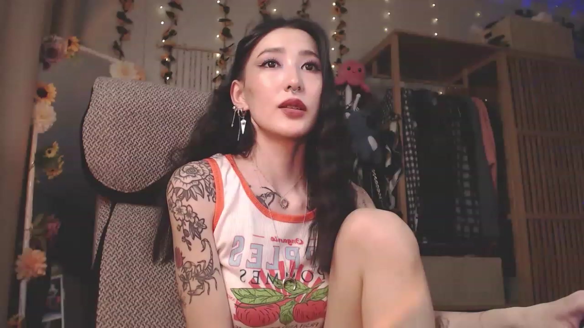 Gallery image thumbnail from KellyAsian's myfreecams stream on, 03/27/2023, 09:40 image 6 of 20
