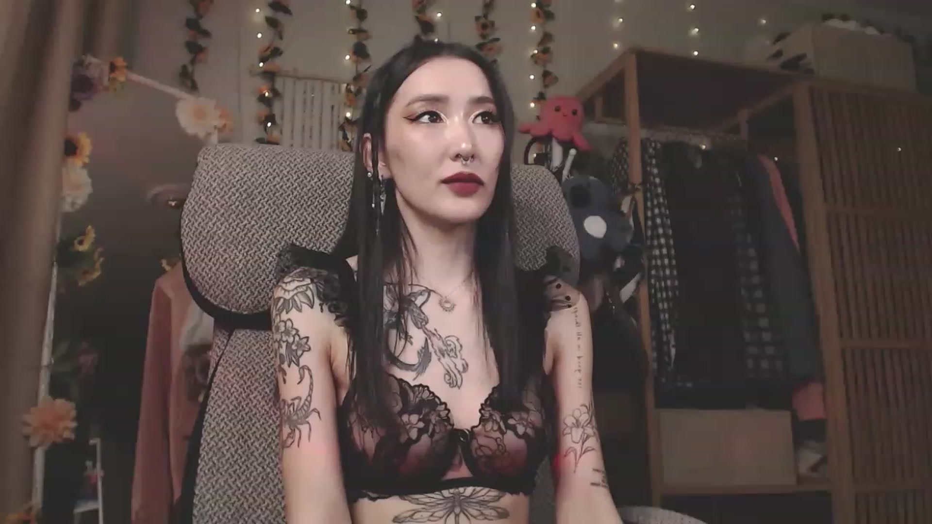 Gallery image thumbnail from KellyAsian's myfreecams stream on, 03/30/2023, 17:08 image 9 of 20