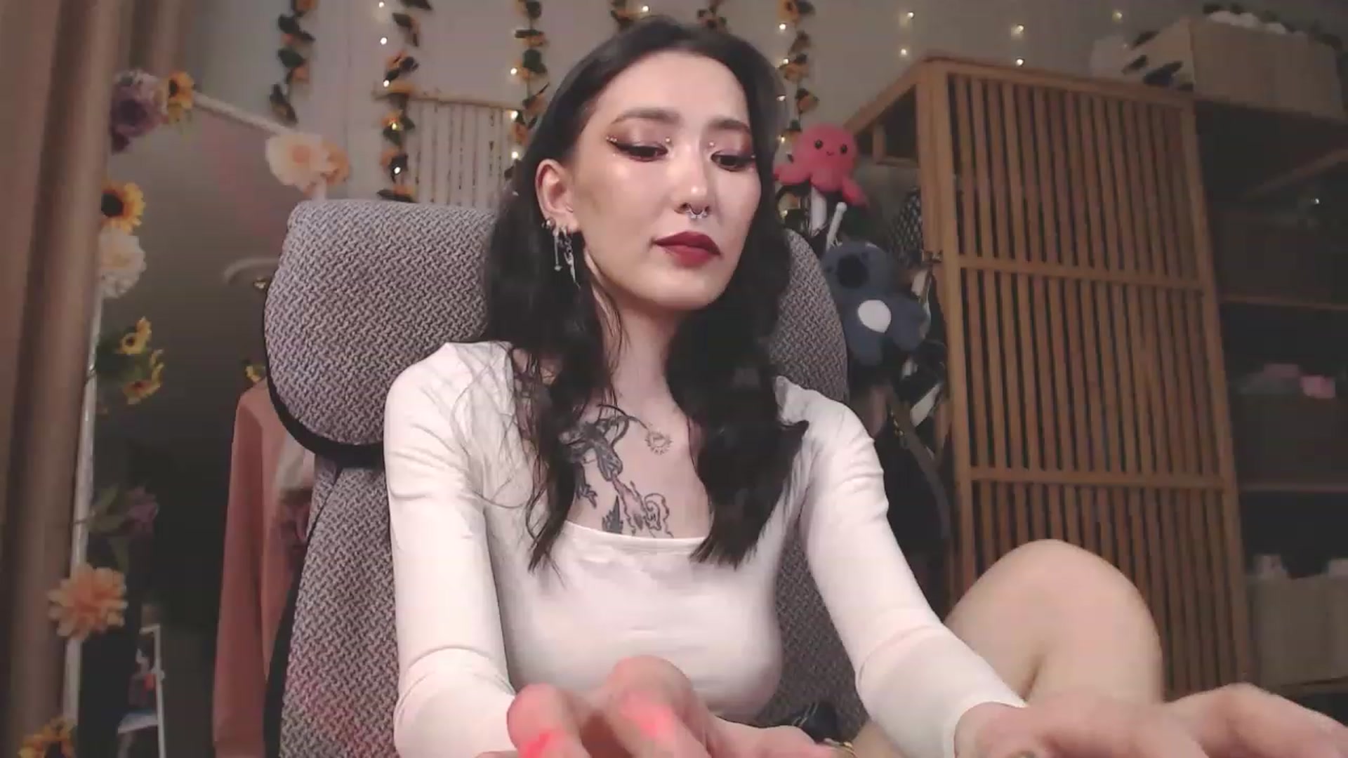 Gallery image thumbnail from KellyAsian's myfreecams stream on, 03/31/2023, 08:52 image 4 of 20