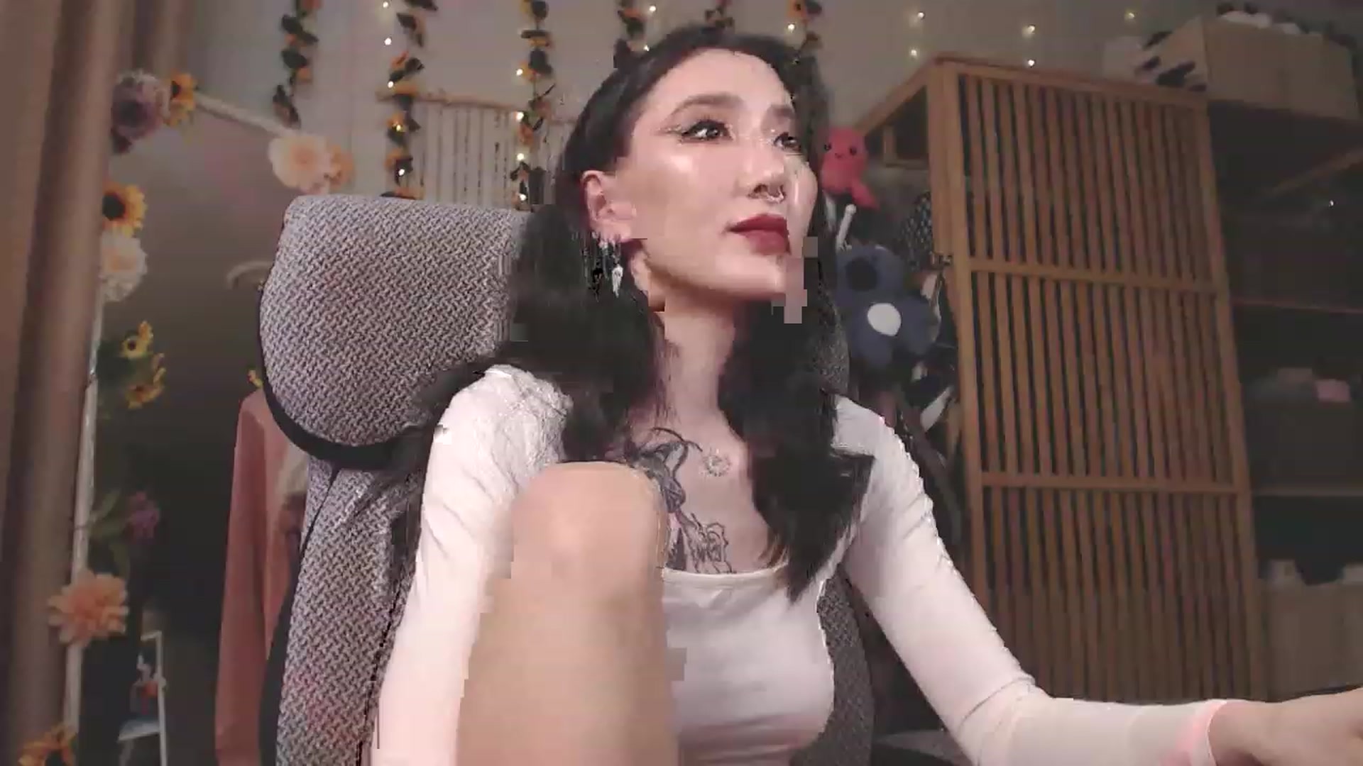 Gallery image thumbnail from KellyAsian's myfreecams stream on, 03/31/2023, 08:52 image 7 of 20