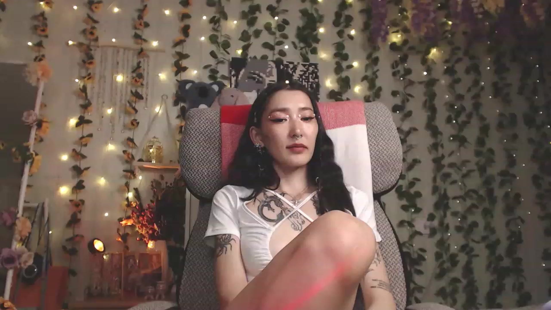 Gallery image thumbnail from KellyAsian's myfreecams stream on, 06/13/2023, 14:35 image 11 of 20