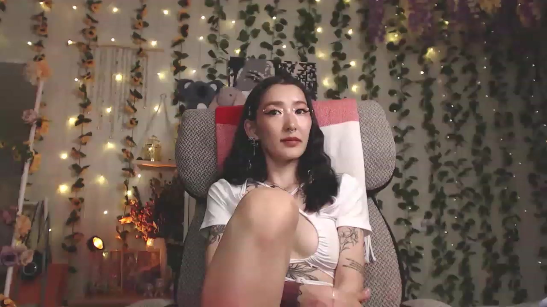 Gallery image thumbnail from KellyAsian's myfreecams stream on, 06/13/2023, 14:35 image 8 of 20
