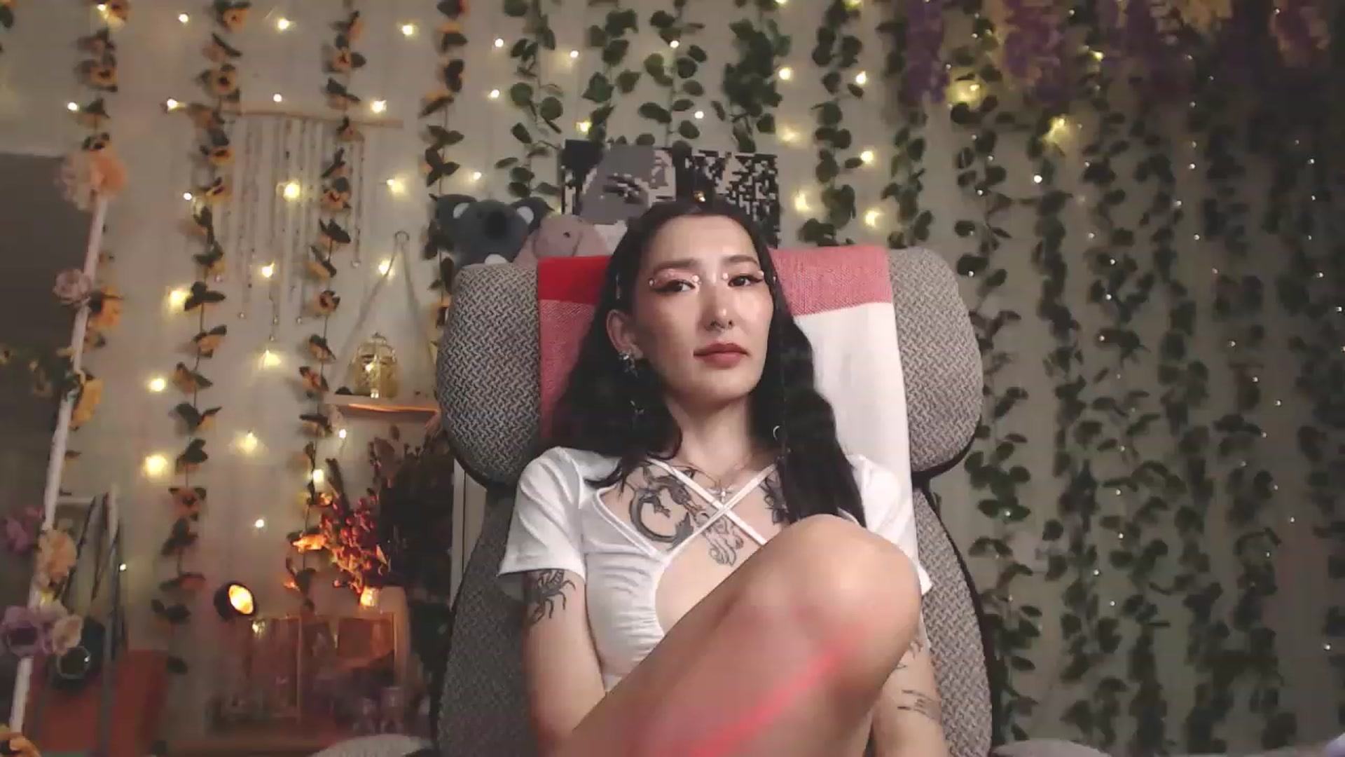 Gallery image thumbnail from KellyAsian's myfreecams stream on, 06/13/2023, 14:35 image 10 of 20
