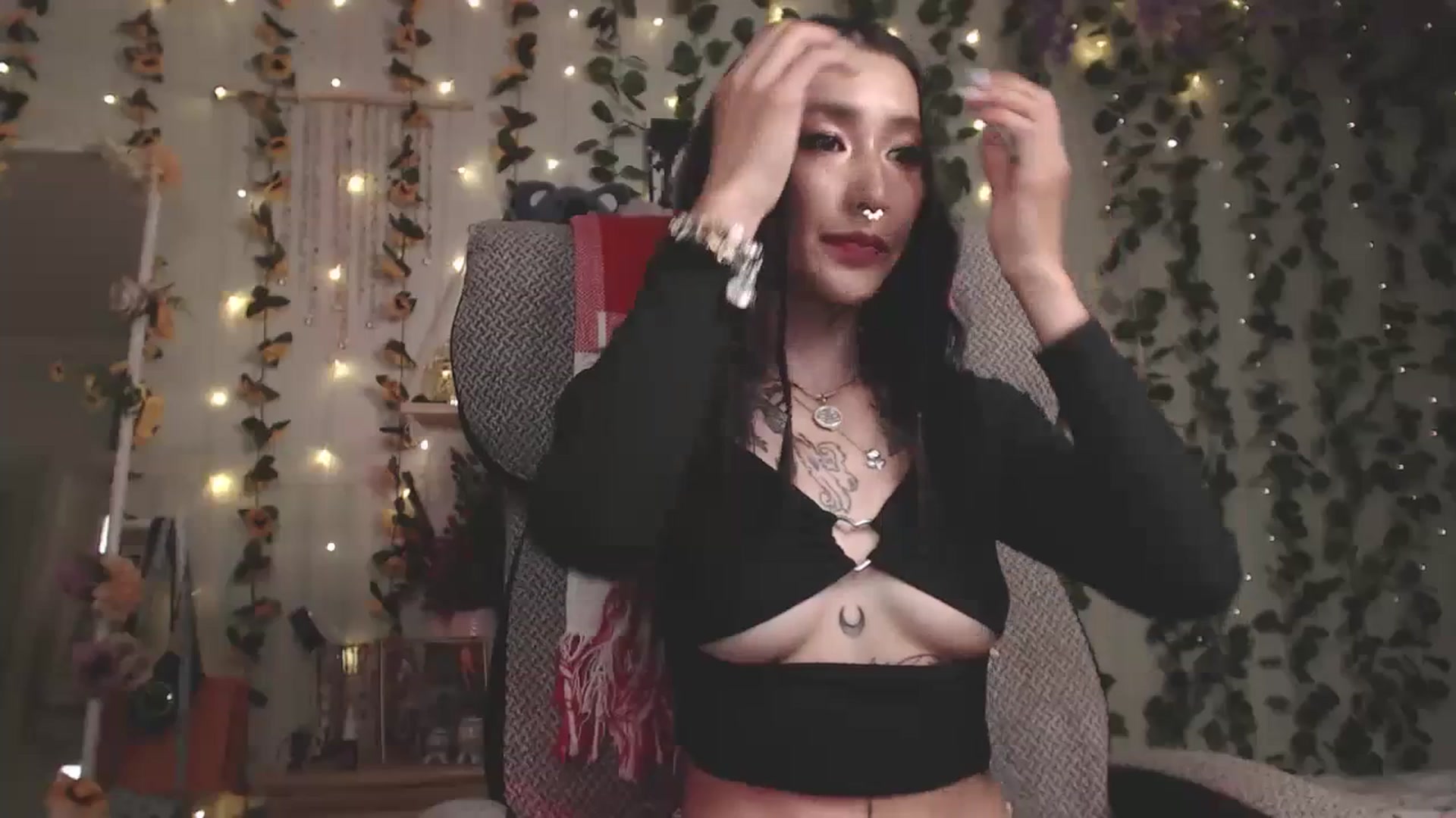Gallery image thumbnail from KellyAsian's myfreecams stream on, 07/05/2023, 07:15 image 8 of 20
