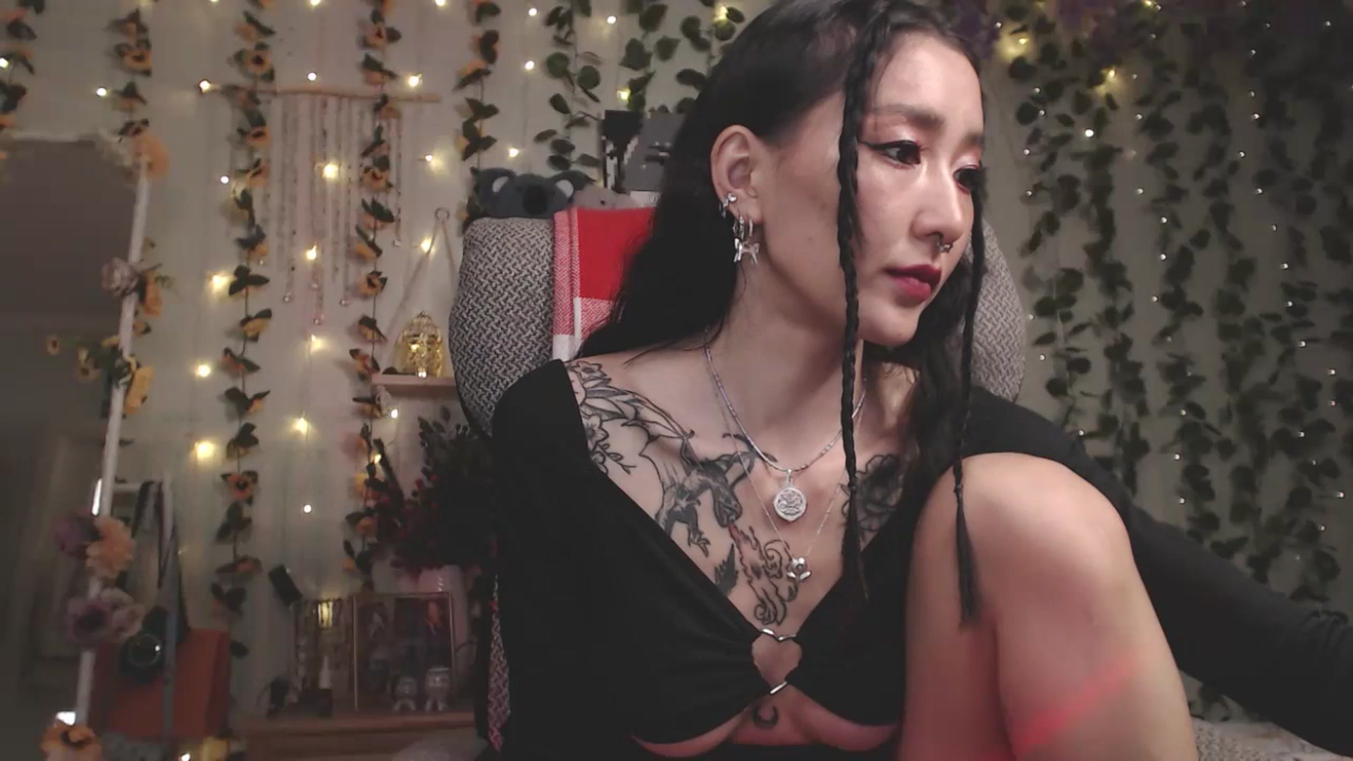Gallery image thumbnail from KellyAsian's myfreecams stream on, 07/05/2023, 07:15 image 18 of 20