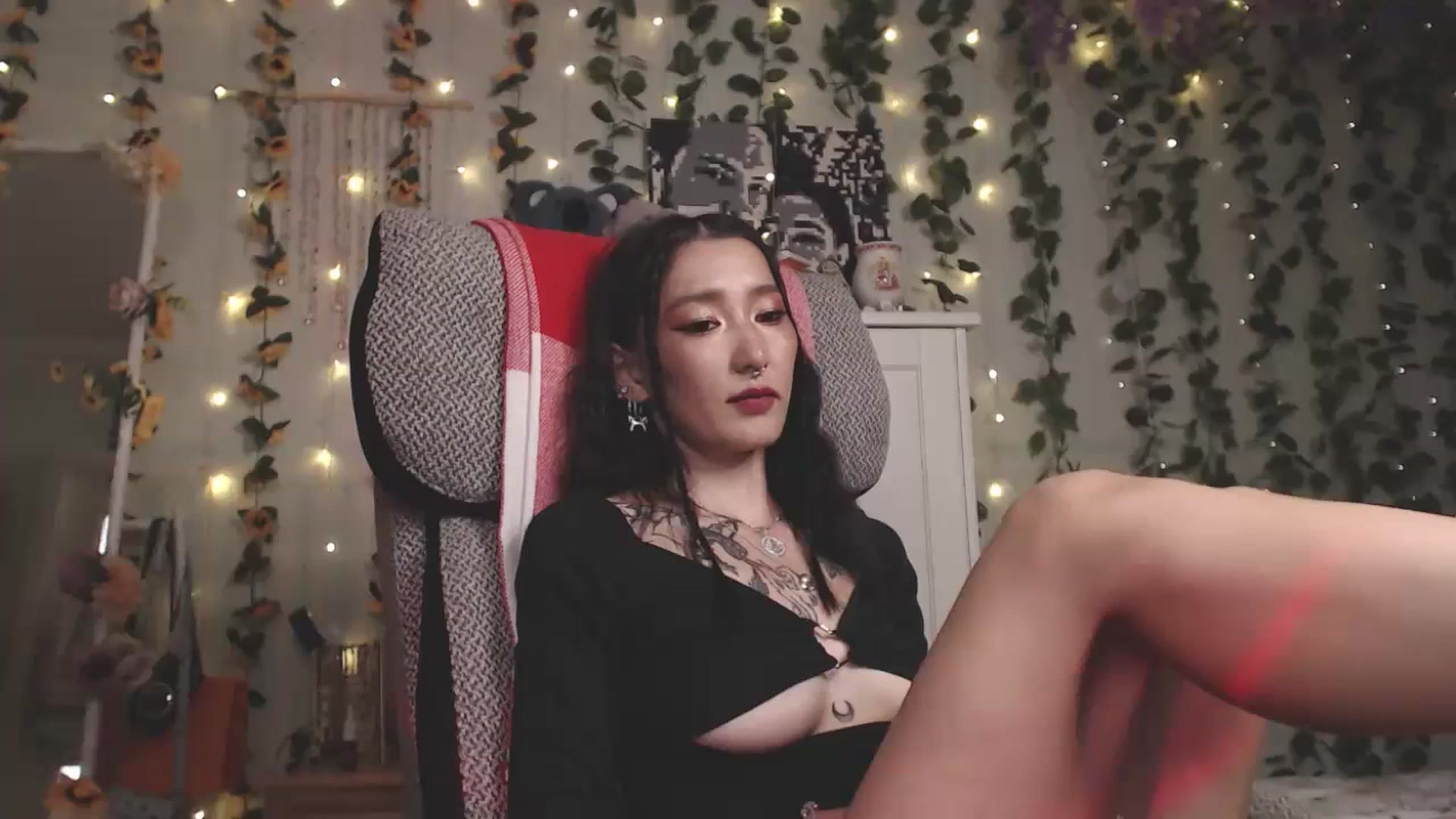 Gallery image thumbnail from KellyAsian's myfreecams stream on, 07/05/2023, 07:47 image 15 of 20