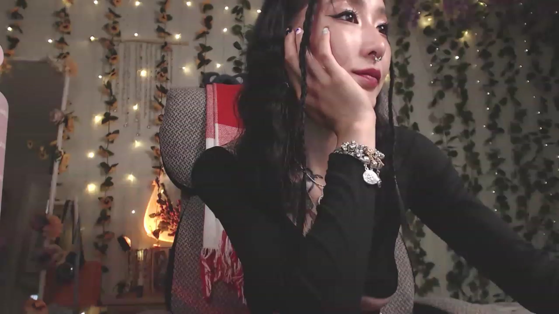 Gallery image thumbnail from KellyAsian's myfreecams stream on, 07/05/2023, 09:02 image 14 of 20