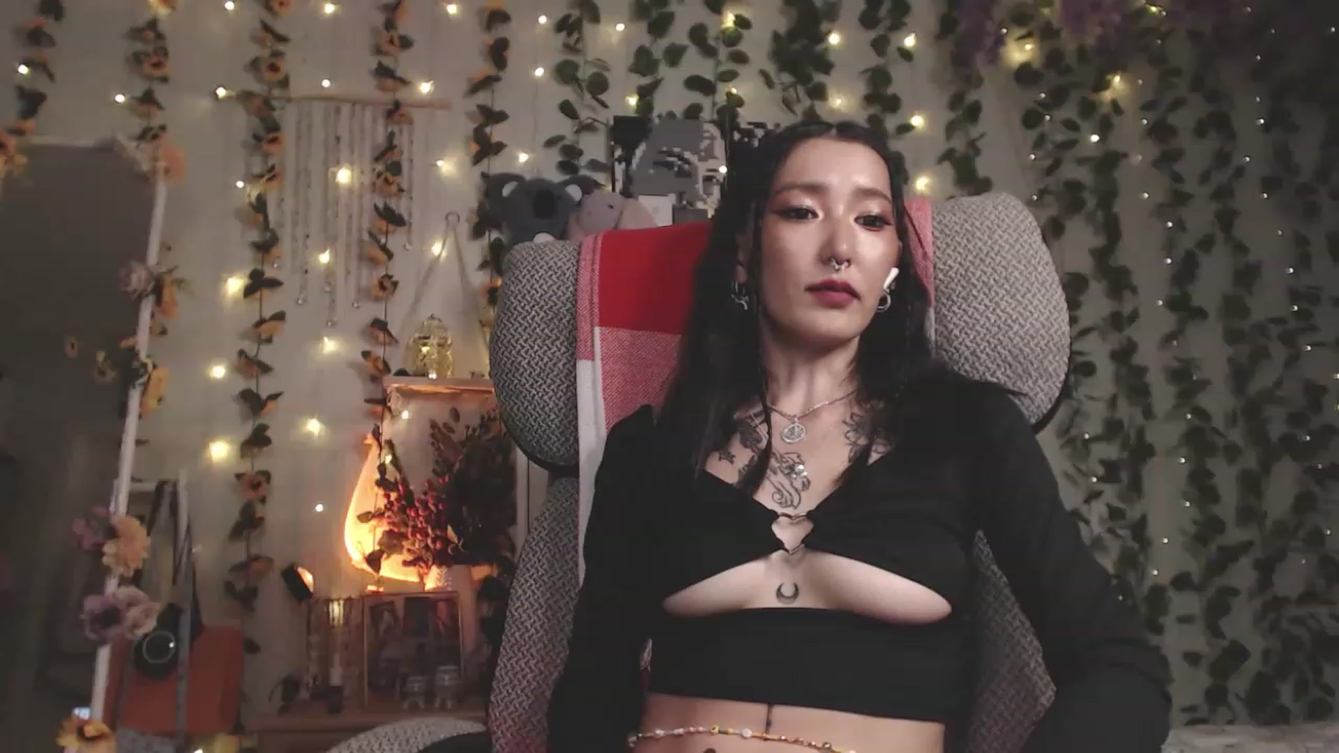 Gallery image thumbnail from KellyAsian's myfreecams stream on, 07/05/2023, 09:02 image 20 of 20