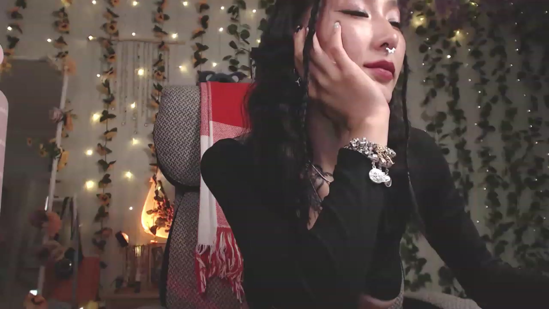 Gallery image thumbnail from KellyAsian's myfreecams stream on, 07/05/2023, 09:02 image 15 of 20