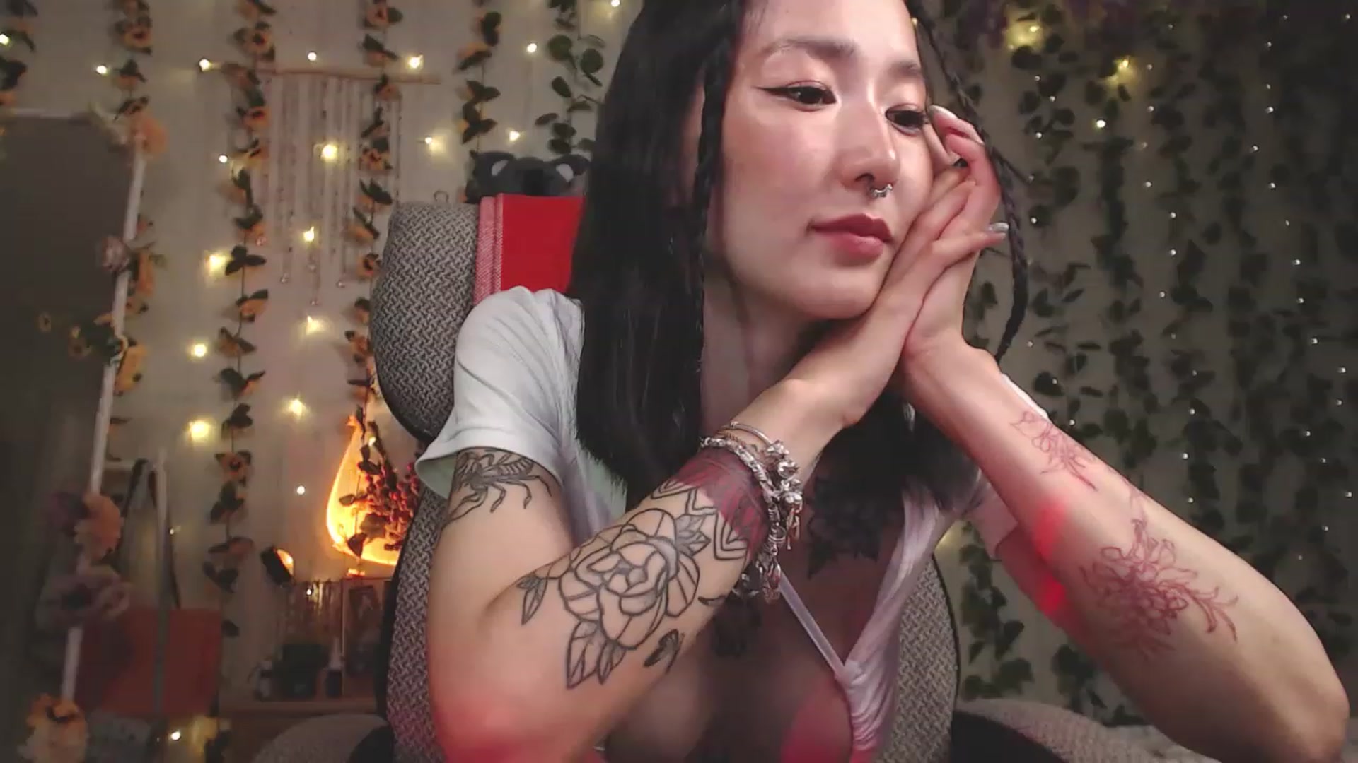Gallery image thumbnail from KellyAsian's myfreecams stream on, 07/06/2023, 19:57 image 20 of 20