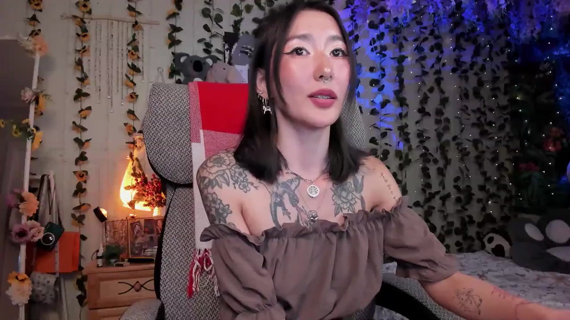 Gallery image thumbnail from KellyAsian's myfreecams stream on, 07/08/2023, 19:06 image 13 of 20