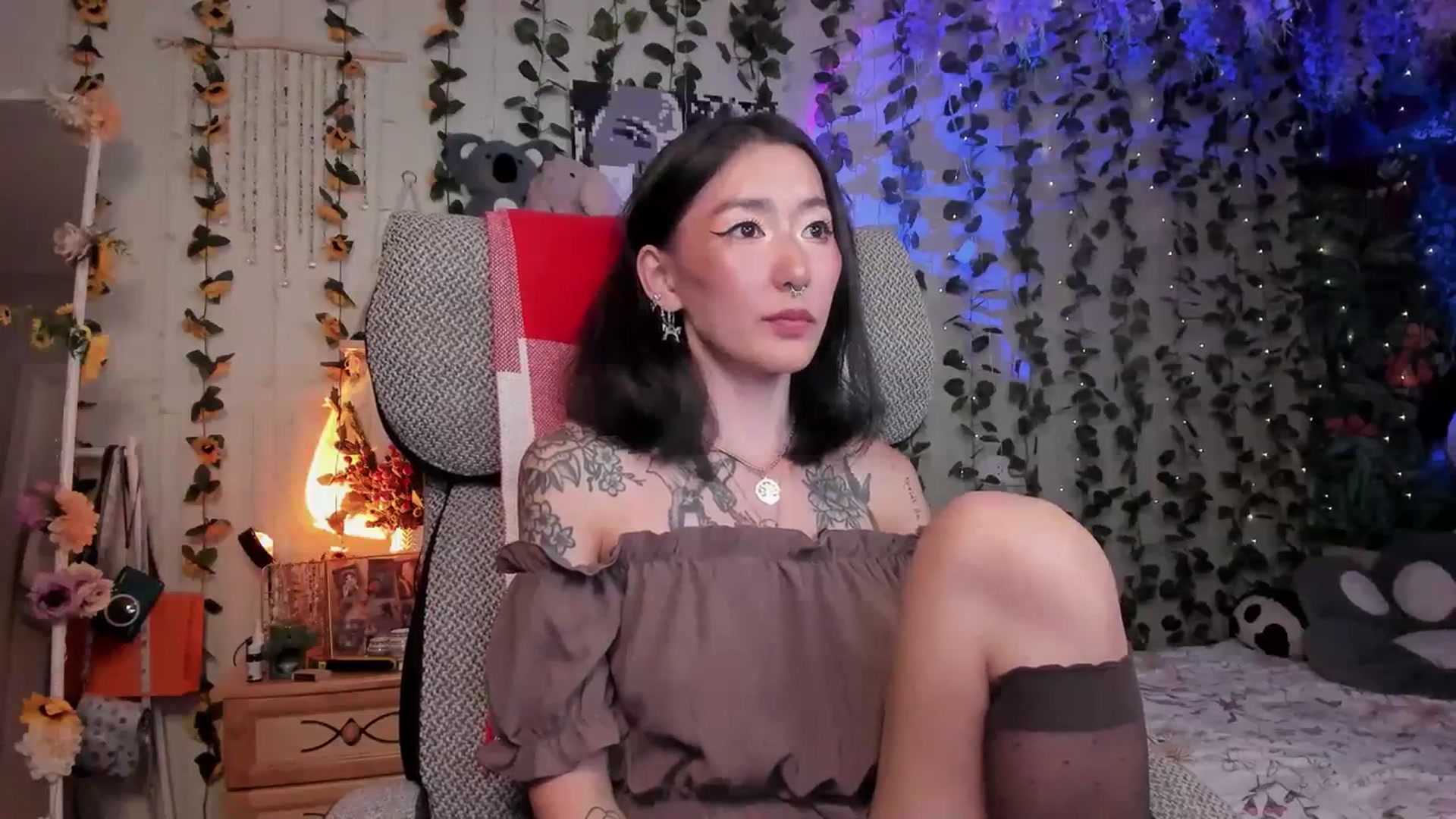 Gallery image thumbnail from KellyAsian's myfreecams stream on, 07/08/2023, 19:43 image 19 of 20