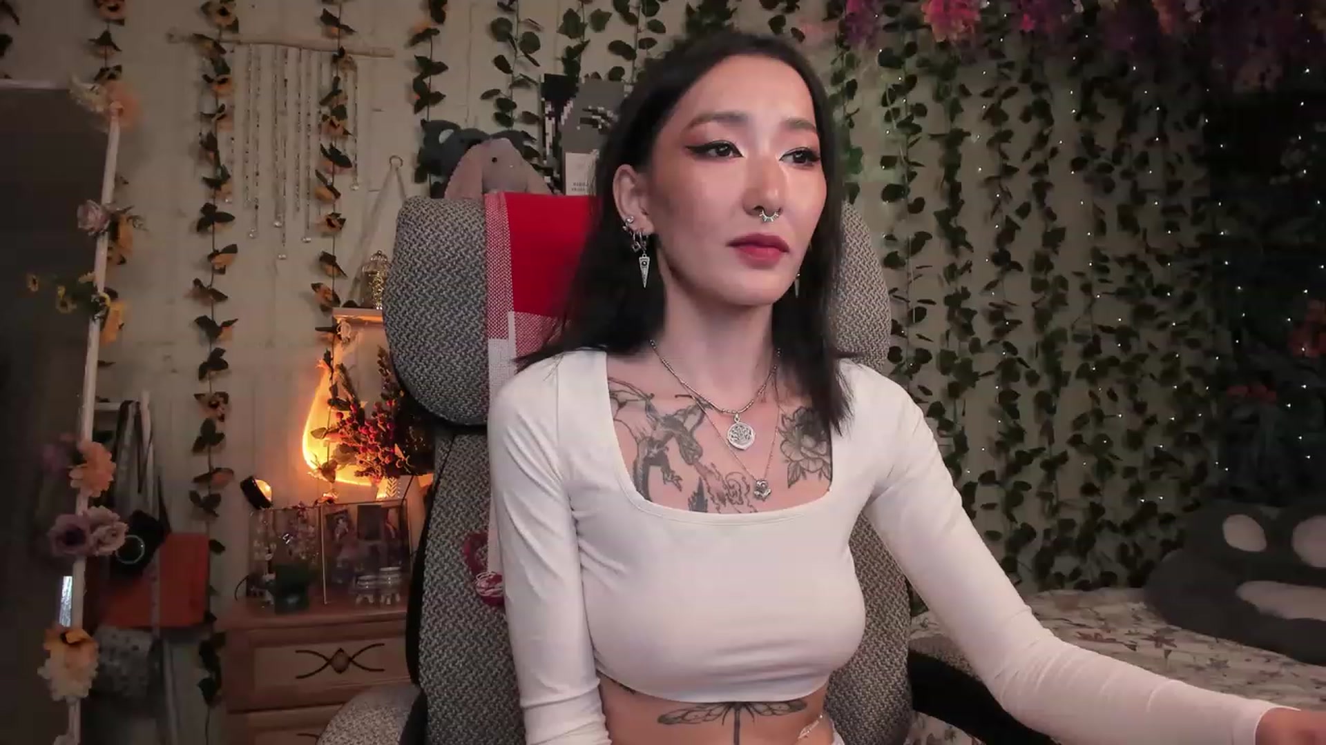 Gallery image thumbnail from KellyAsian's myfreecams stream on, 07/11/2023, 07:57 image 16 of 20