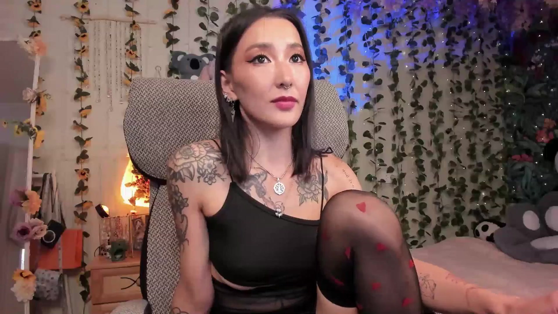 Gallery image thumbnail from KellyAsian's myfreecams stream on, 07/13/2023, 08:23 image 14 of 20