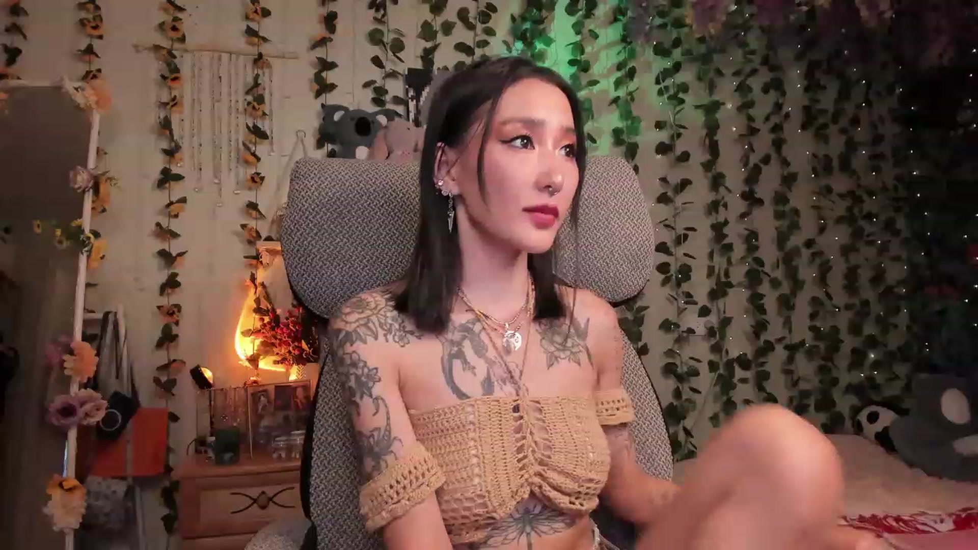 Gallery image thumbnail from KellyAsian's myfreecams stream on, 07/13/2023, 18:58 image 6 of 20