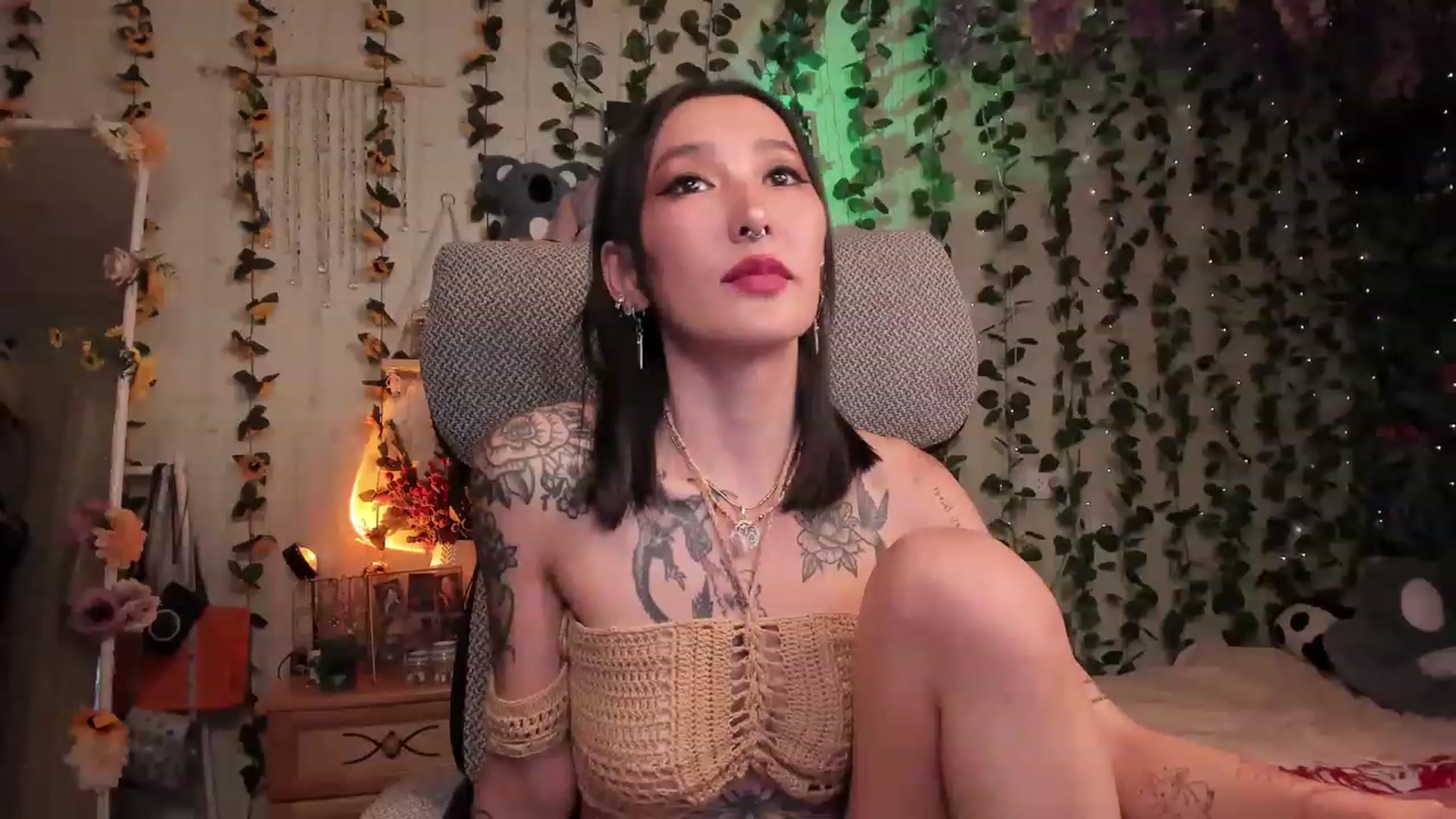 Gallery image thumbnail from KellyAsian's myfreecams stream on, 07/13/2023, 18:58 image 10 of 20