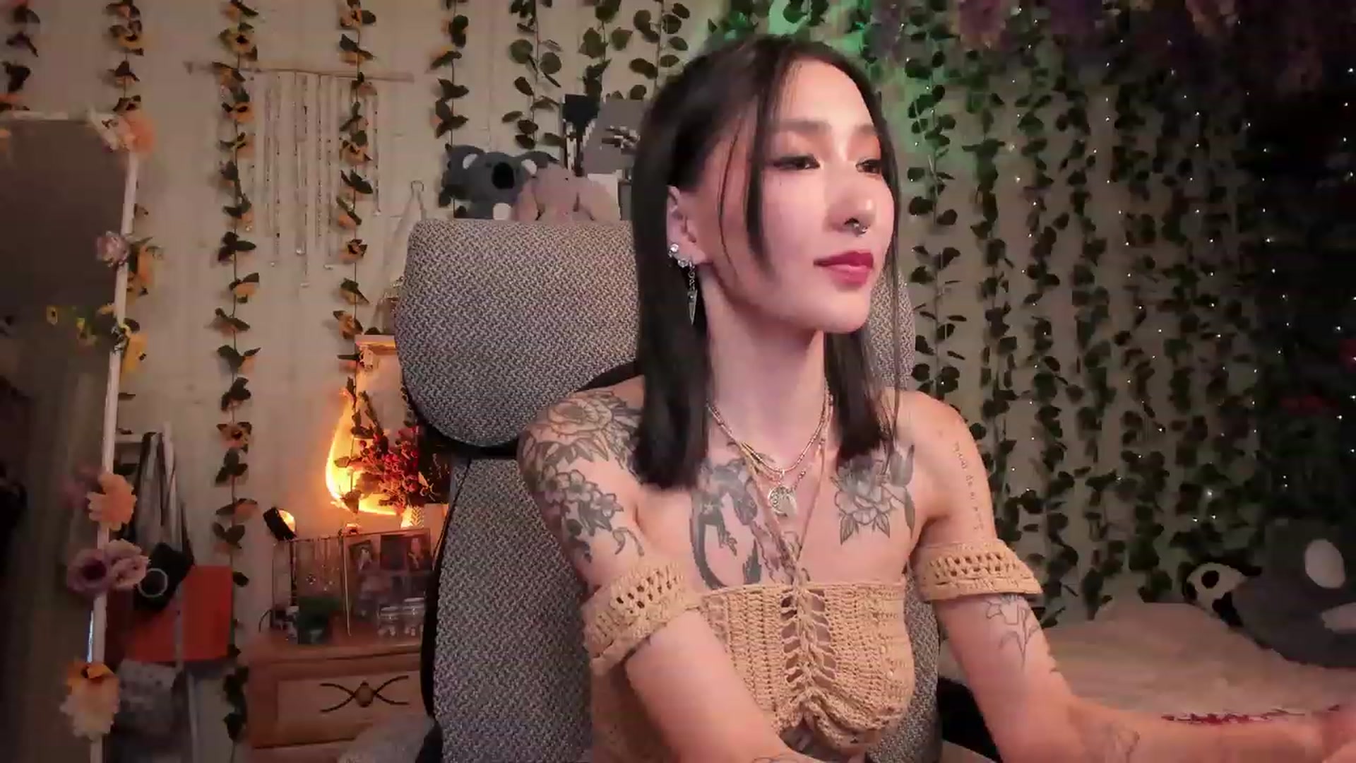 Gallery image thumbnail from KellyAsian's myfreecams stream on, 07/13/2023, 18:58 image 2 of 20