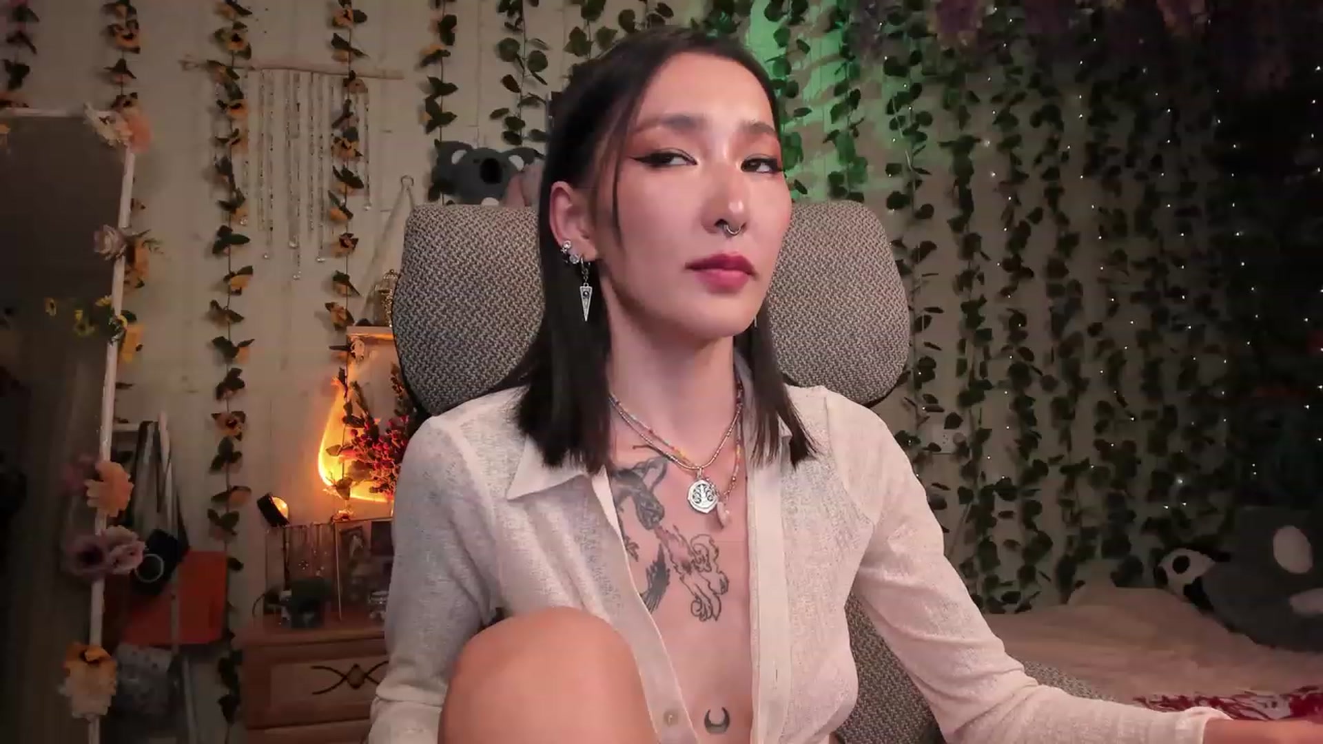Gallery image thumbnail from KellyAsian's myfreecams stream on, 07/13/2023, 19:08 image 13 of 20