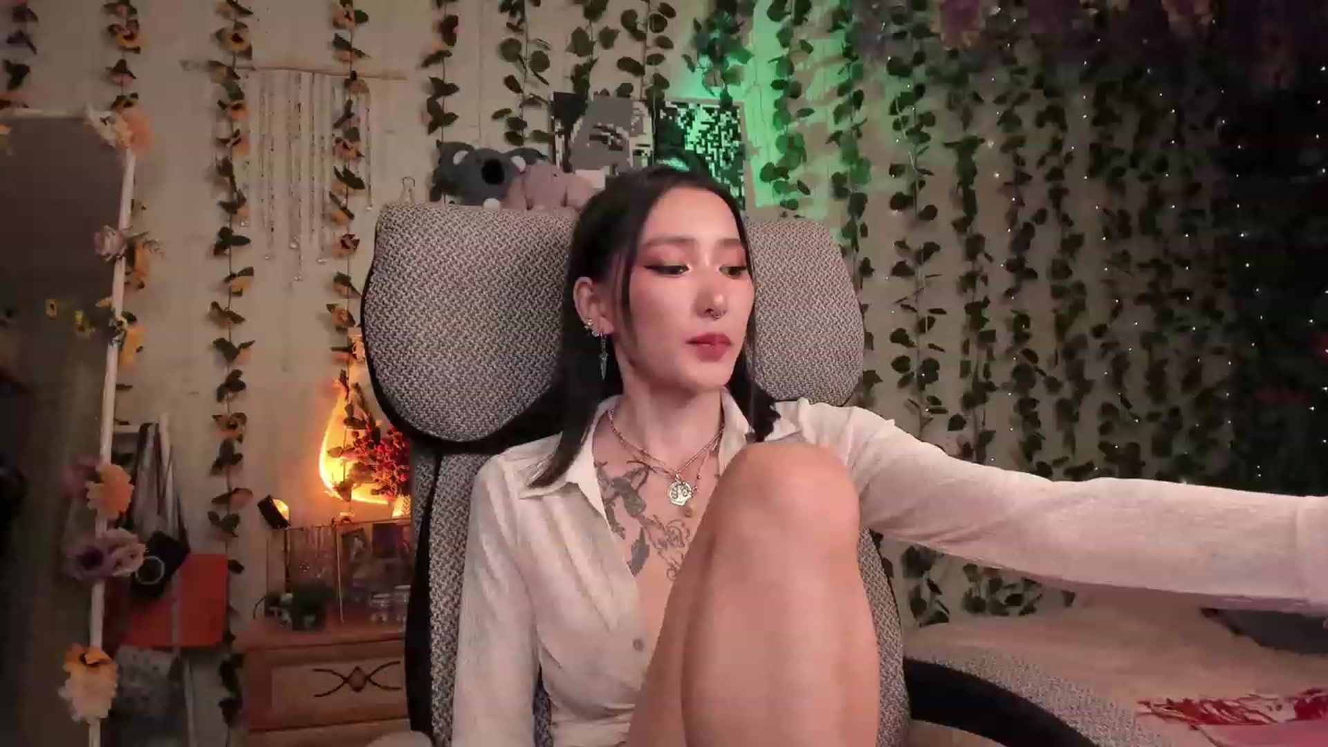 Gallery image thumbnail from KellyAsian's myfreecams stream on, 07/13/2023, 19:08 image 3 of 20
