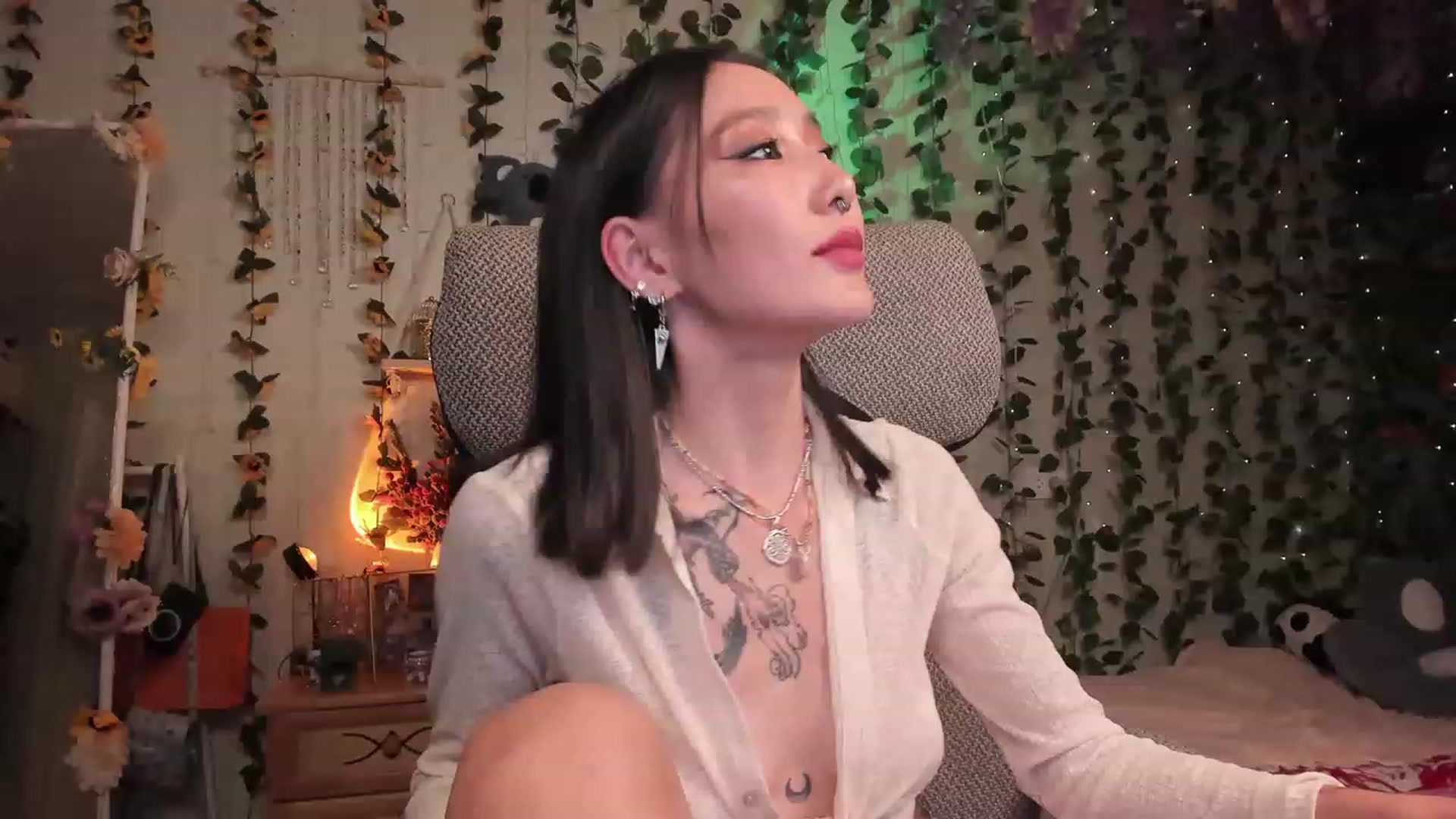 Gallery image thumbnail from KellyAsian's myfreecams stream on, 07/13/2023, 19:08 image 15 of 20