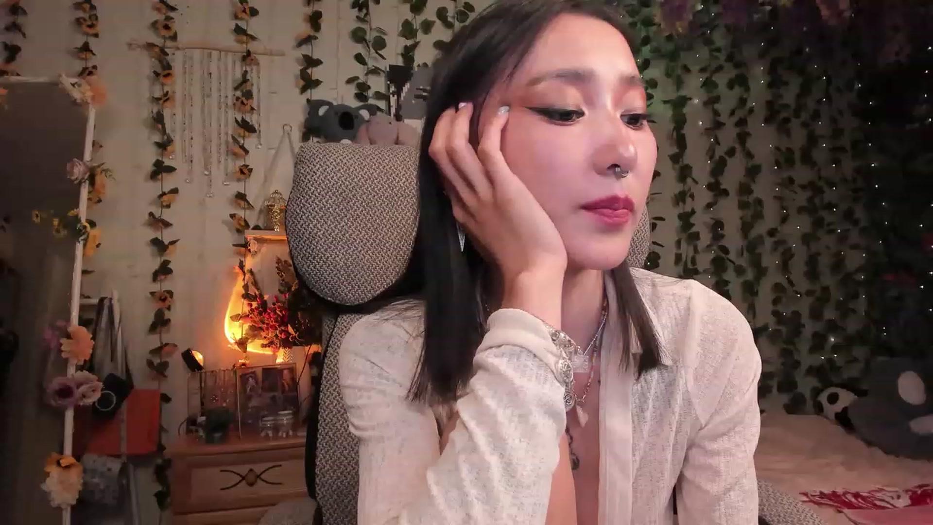 Gallery image thumbnail from KellyAsian's myfreecams stream on, 07/13/2023, 19:08 image 20 of 20