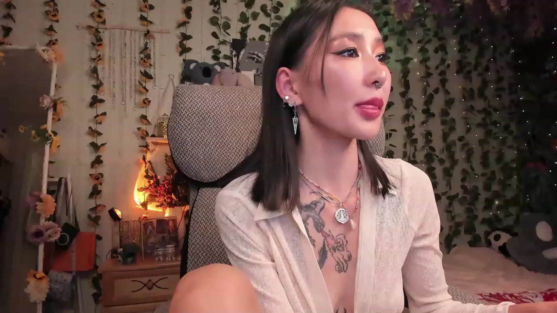 Gallery image thumbnail from KellyAsian's myfreecams stream on, 07/13/2023, 19:08 image 11 of 20