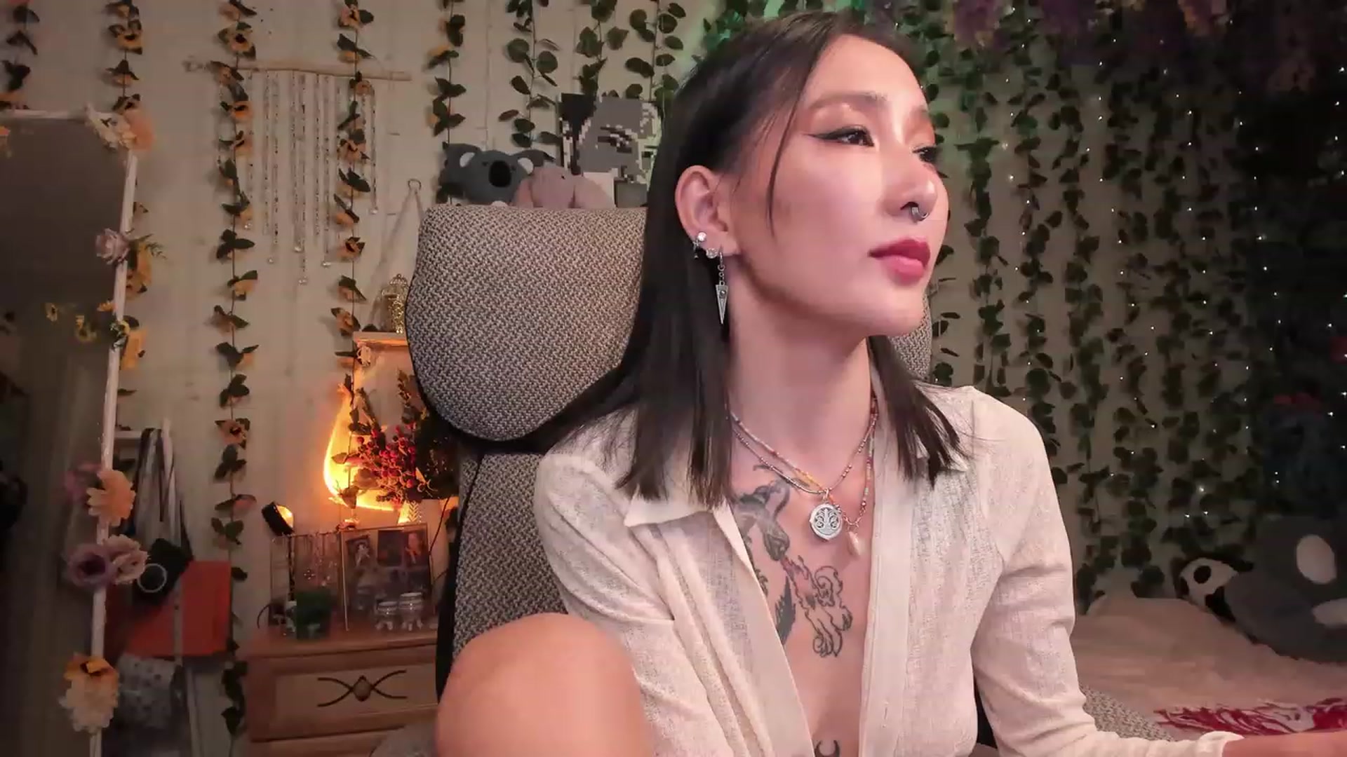 Gallery image thumbnail from KellyAsian's myfreecams stream on, 07/13/2023, 19:08 image 9 of 20