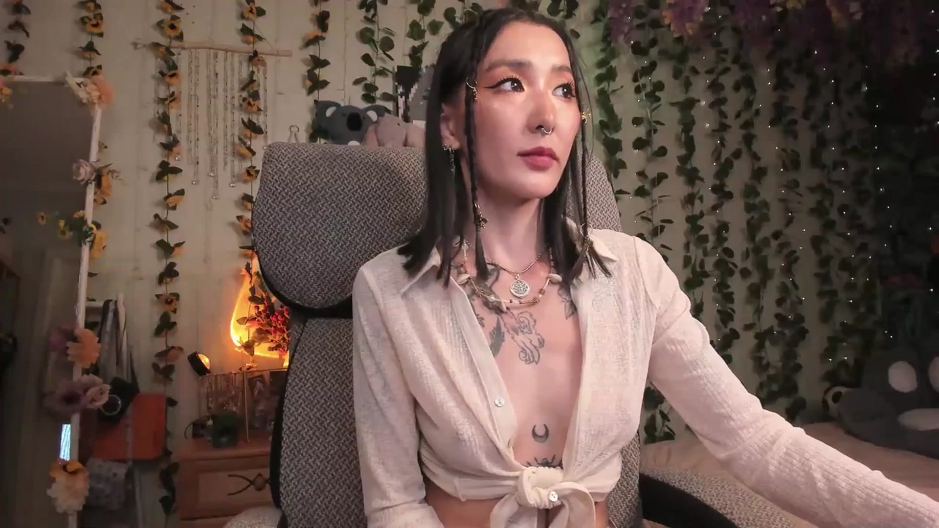 Gallery image thumbnail from KellyAsian's myfreecams stream on, 07/14/2023, 09:13 image 10 of 20